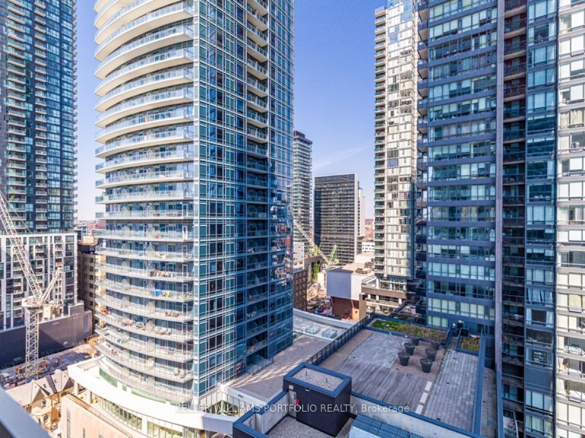 #1707 - 80 John Street Property Photo 16