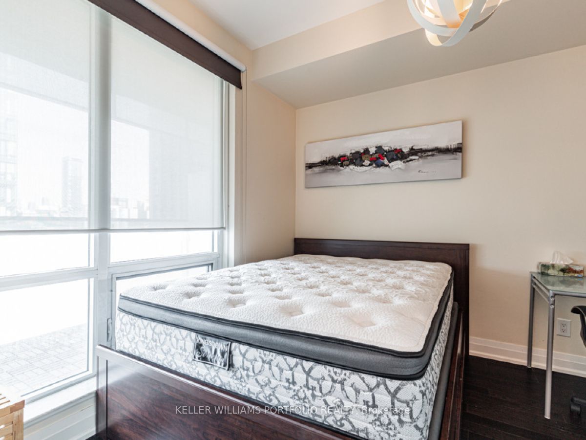 #1707 - 80 John Street Property Photo 18