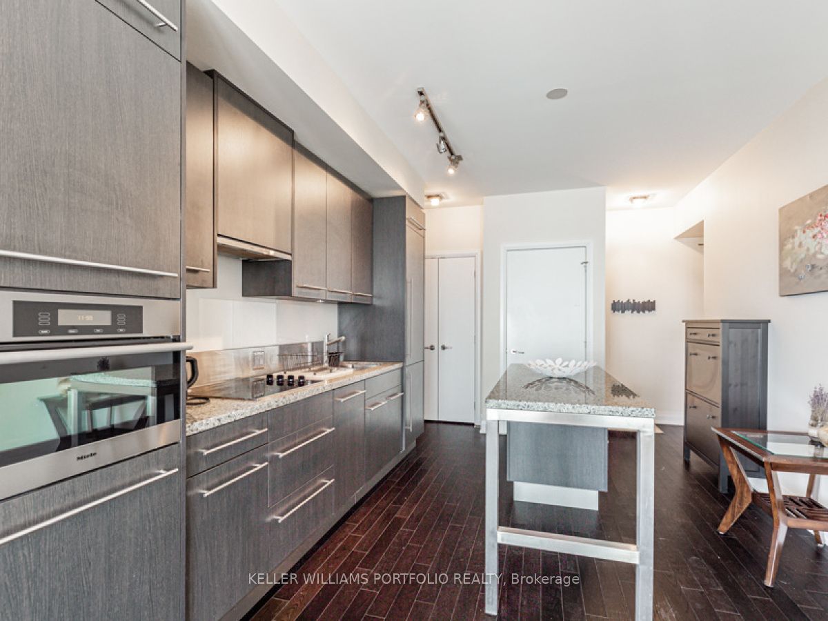 #1707 - 80 John Street Property Photo 19