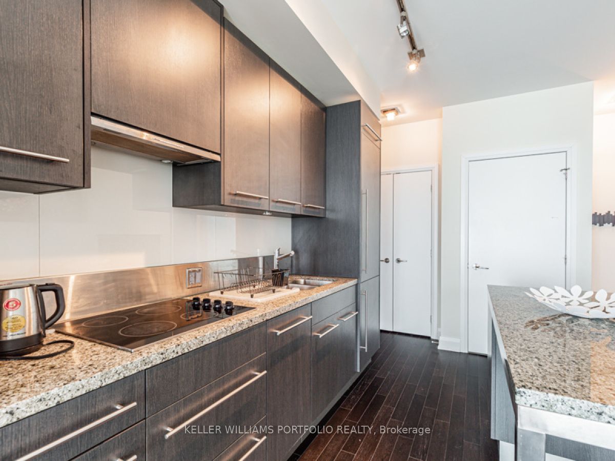 #1707 - 80 John Street Property Photo 20