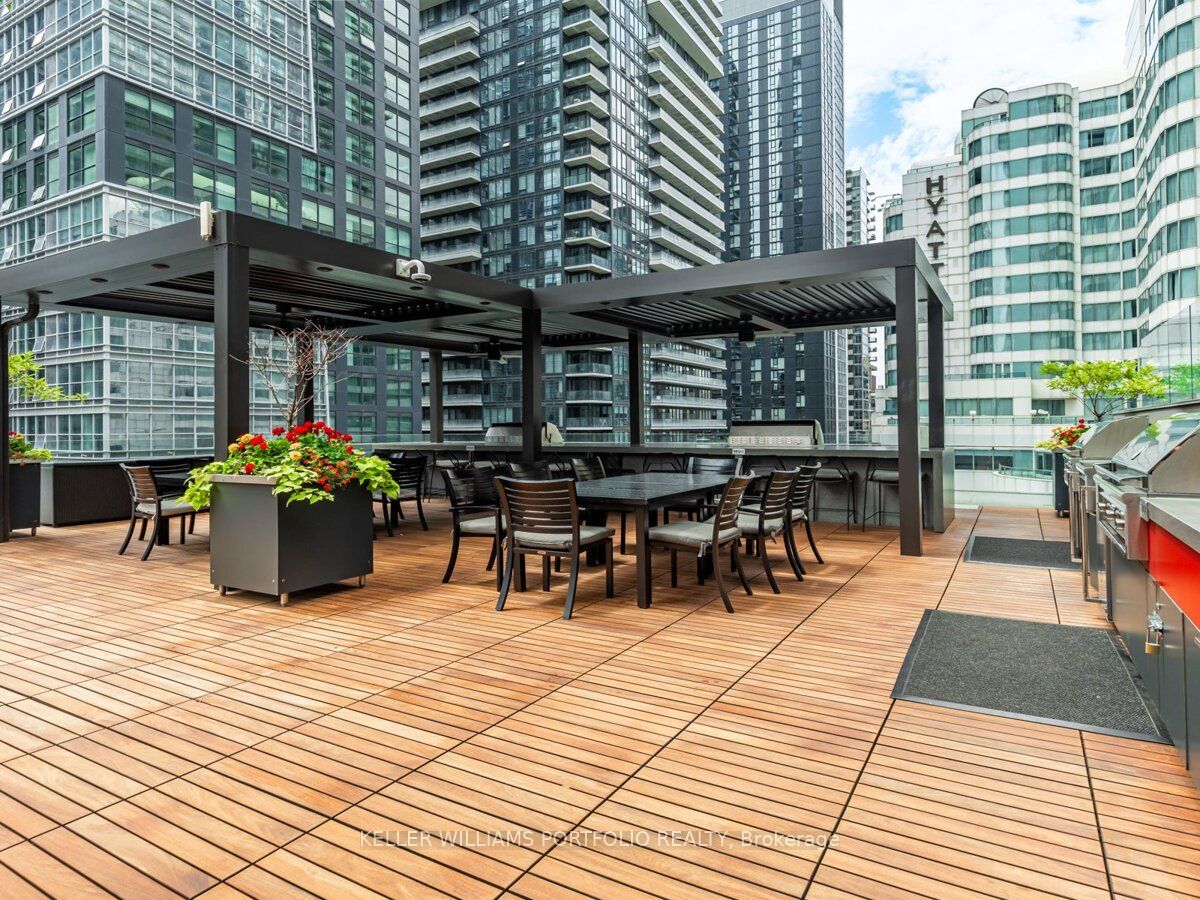 #1707 - 80 John Street Property Photo 27