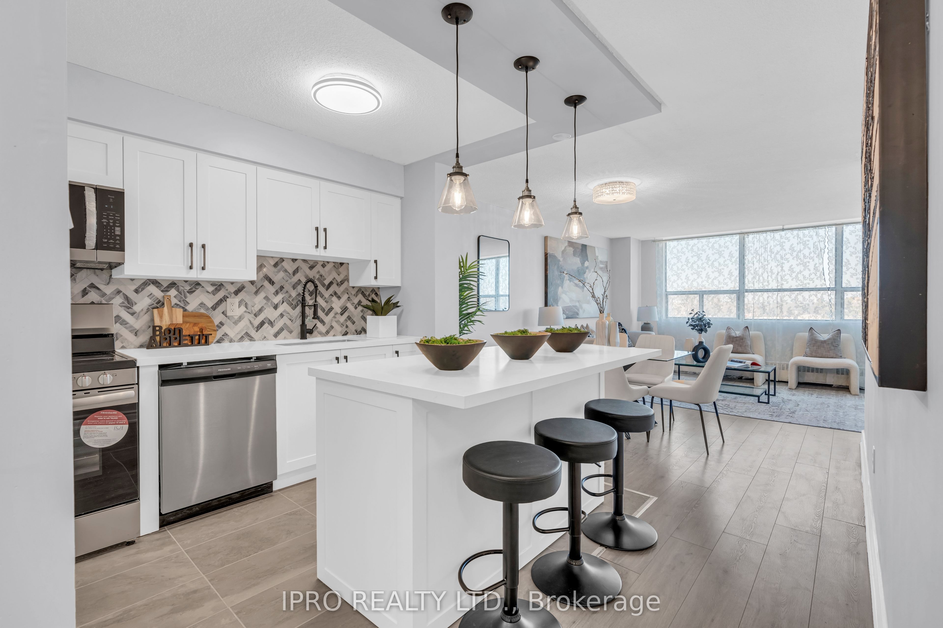 #602 - 45 Sunrise Avenue Property Photo 1