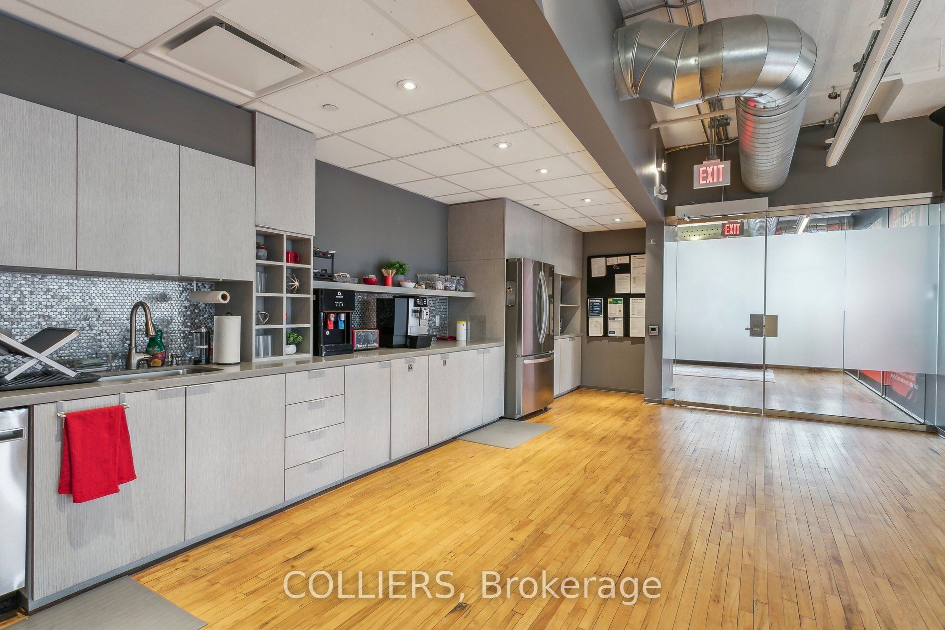 #900 - 110 Spadina Avenue Property Photo 3