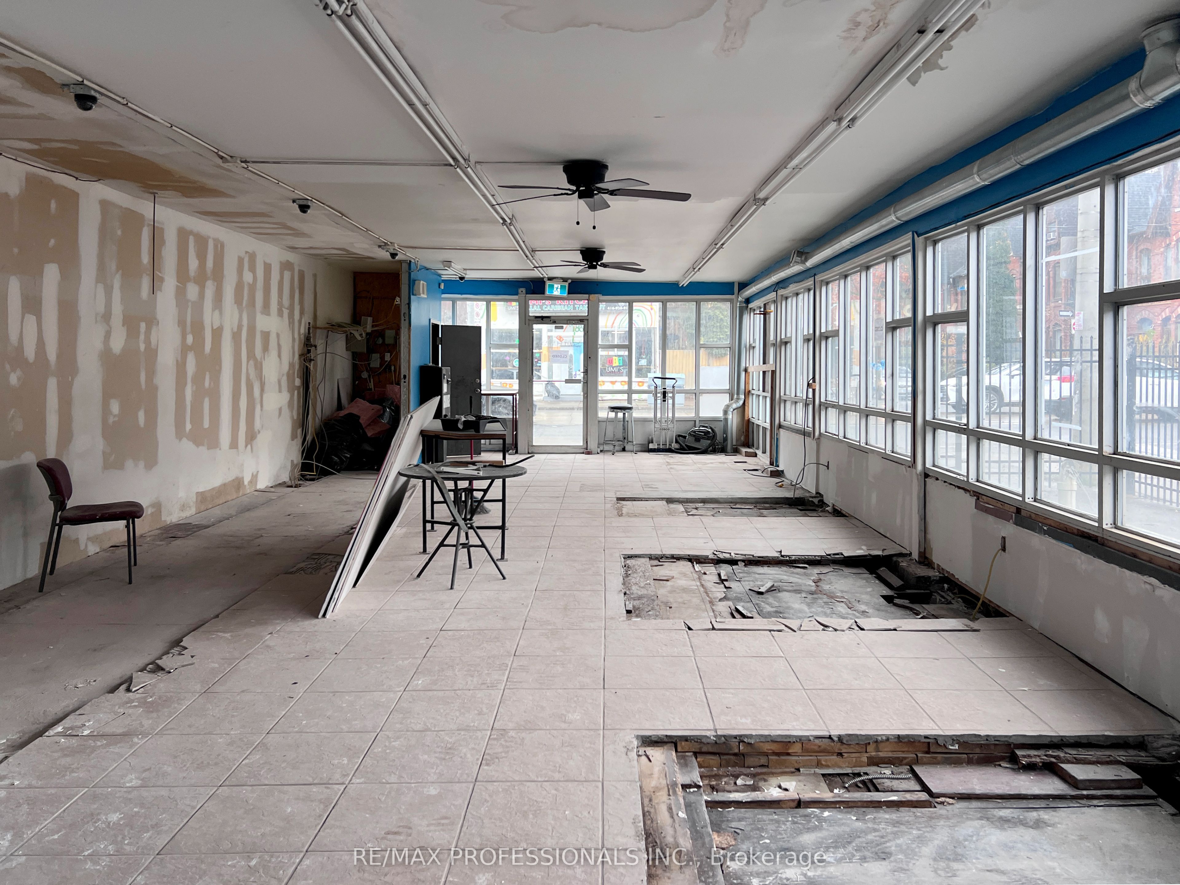 #main - 345 Dundas Street Property Photo 7