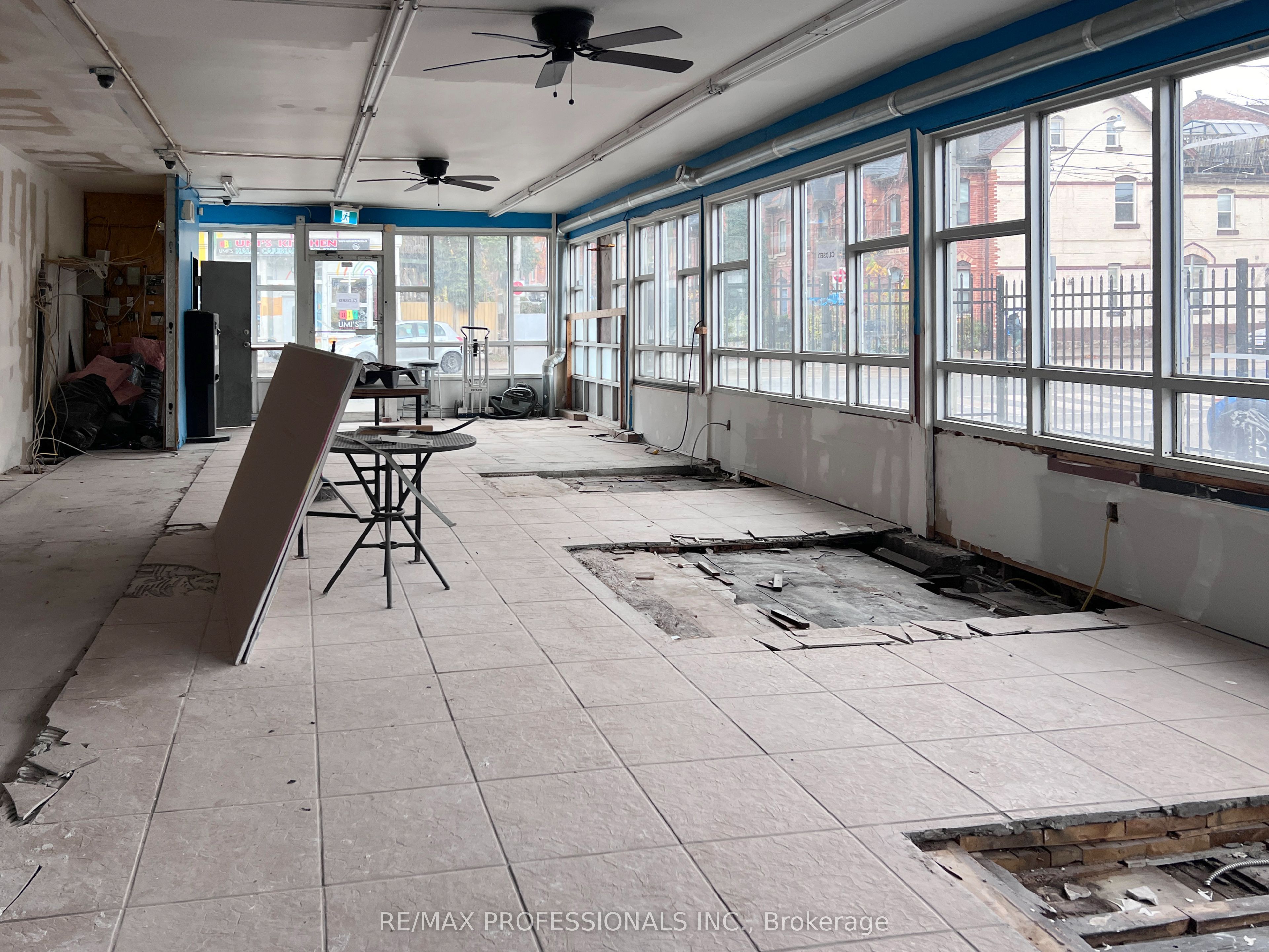 #main - 345 Dundas Street Property Photo 8