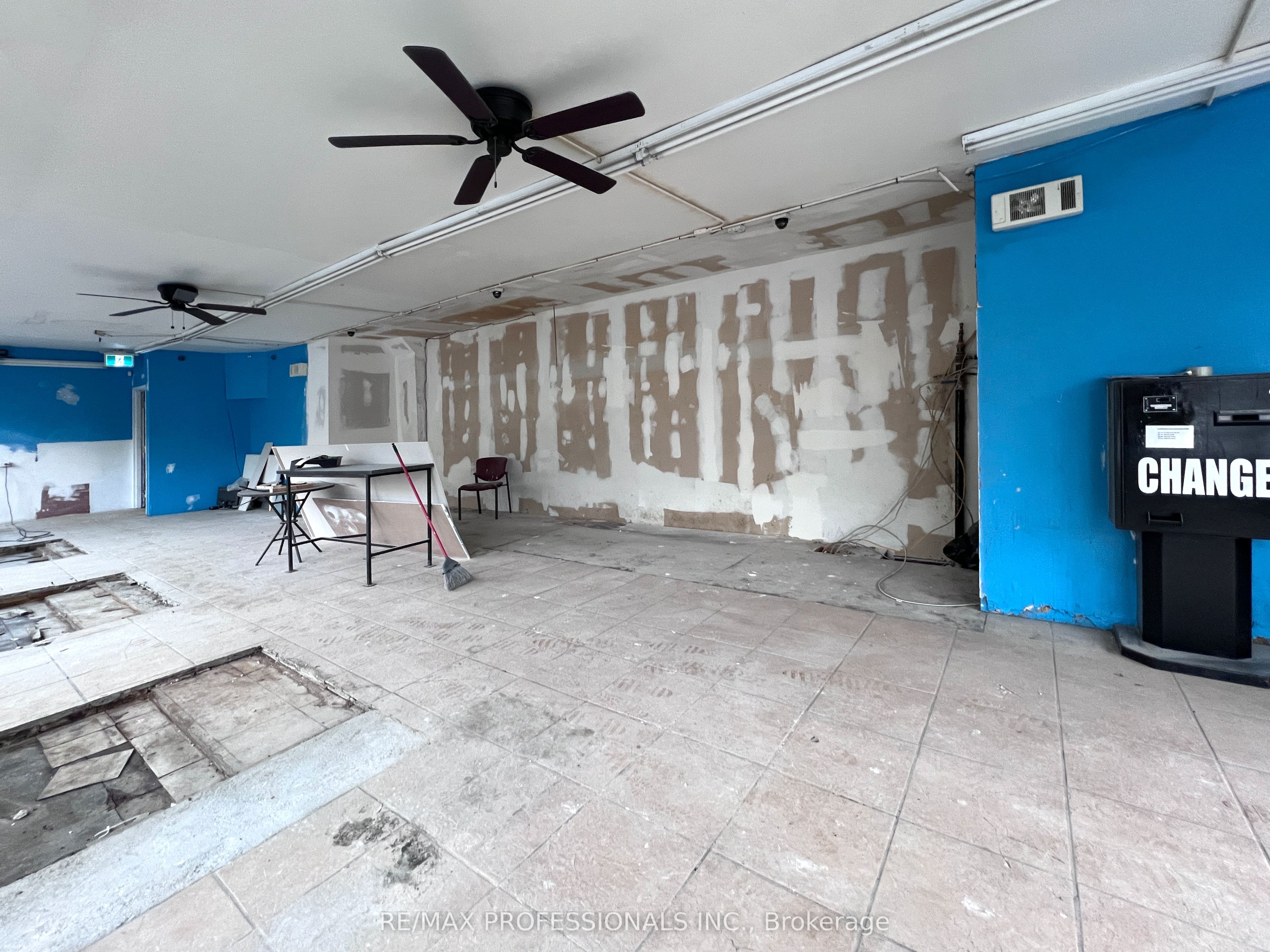 #main - 345 Dundas Street Property Photo 9
