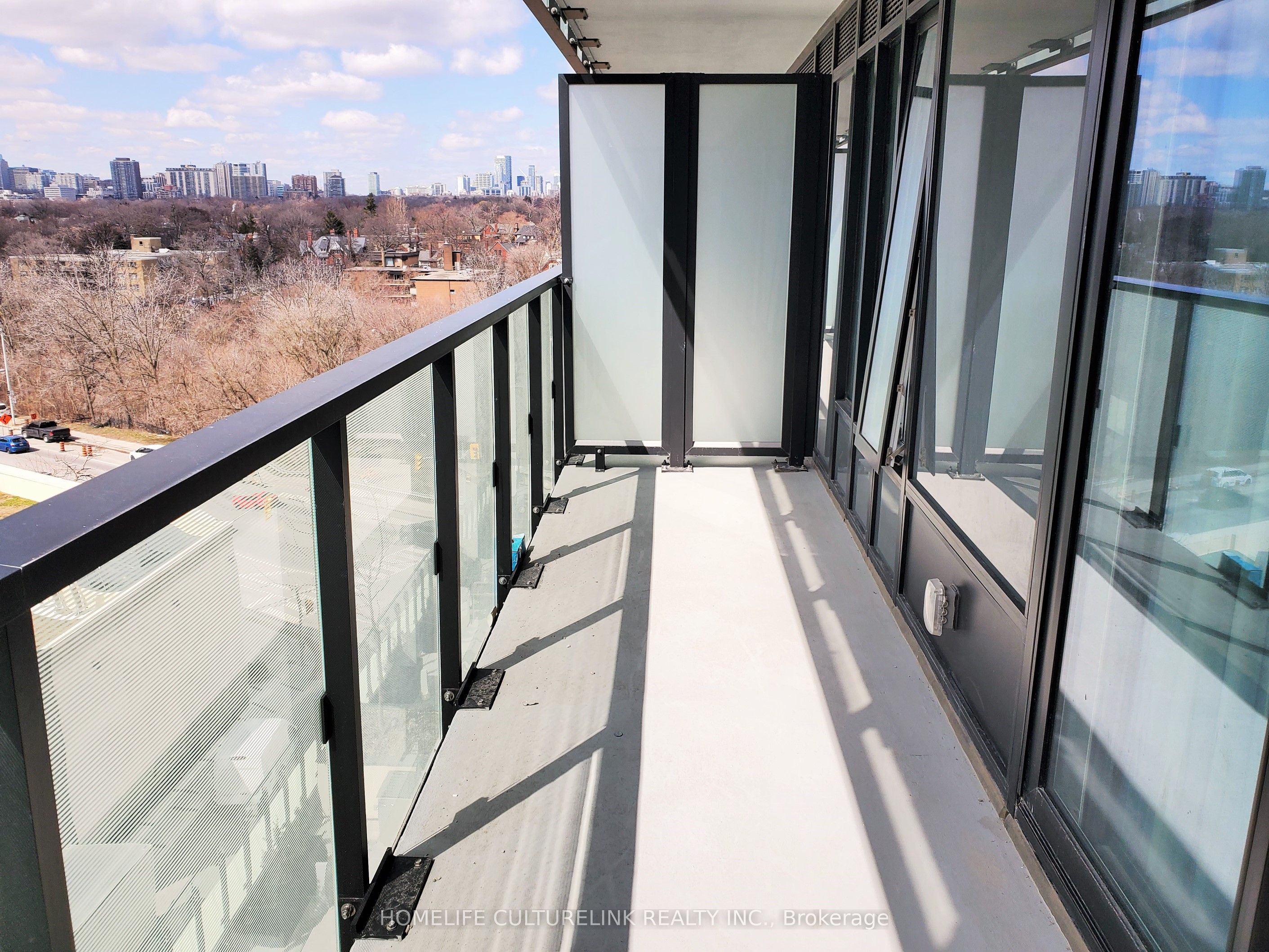 #610 - 575 Bloor Street Property Photo 13