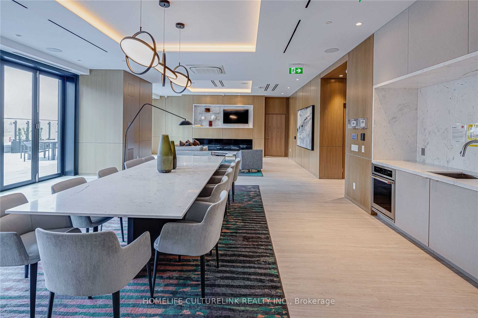 #610 - 575 Bloor Street Property Photo 18