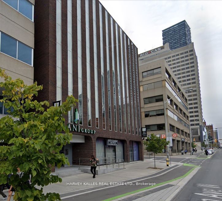 #303b - 110 Eglinton Avenue Property Photo 2