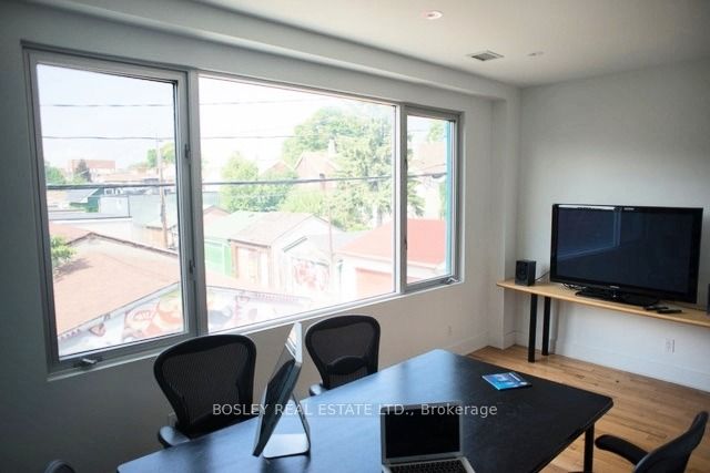 #2nd Flr - 1052 Queen Street Property Photo 2