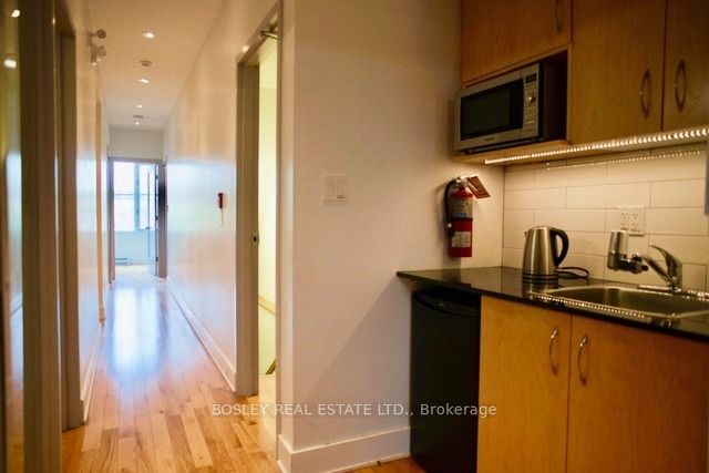#2nd Flr - 1052 Queen Street Property Photo 7