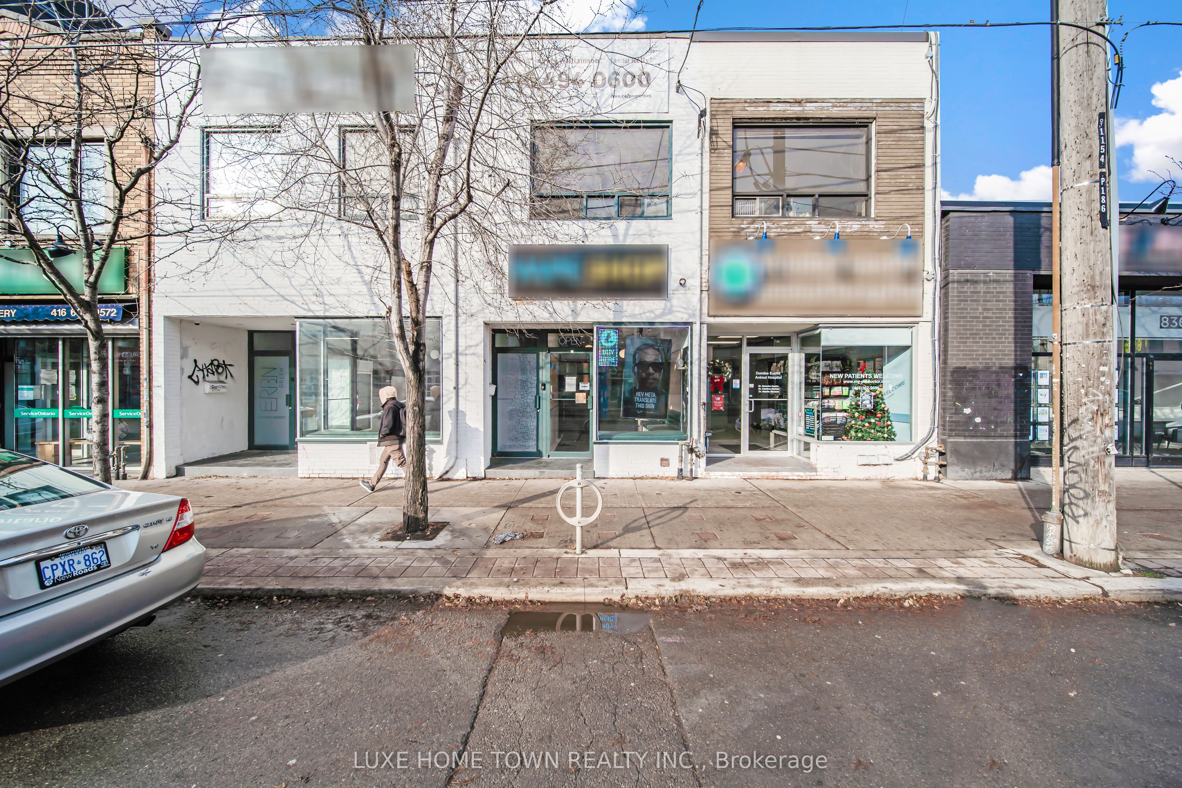 842 Dundas Street Property Photo 4
