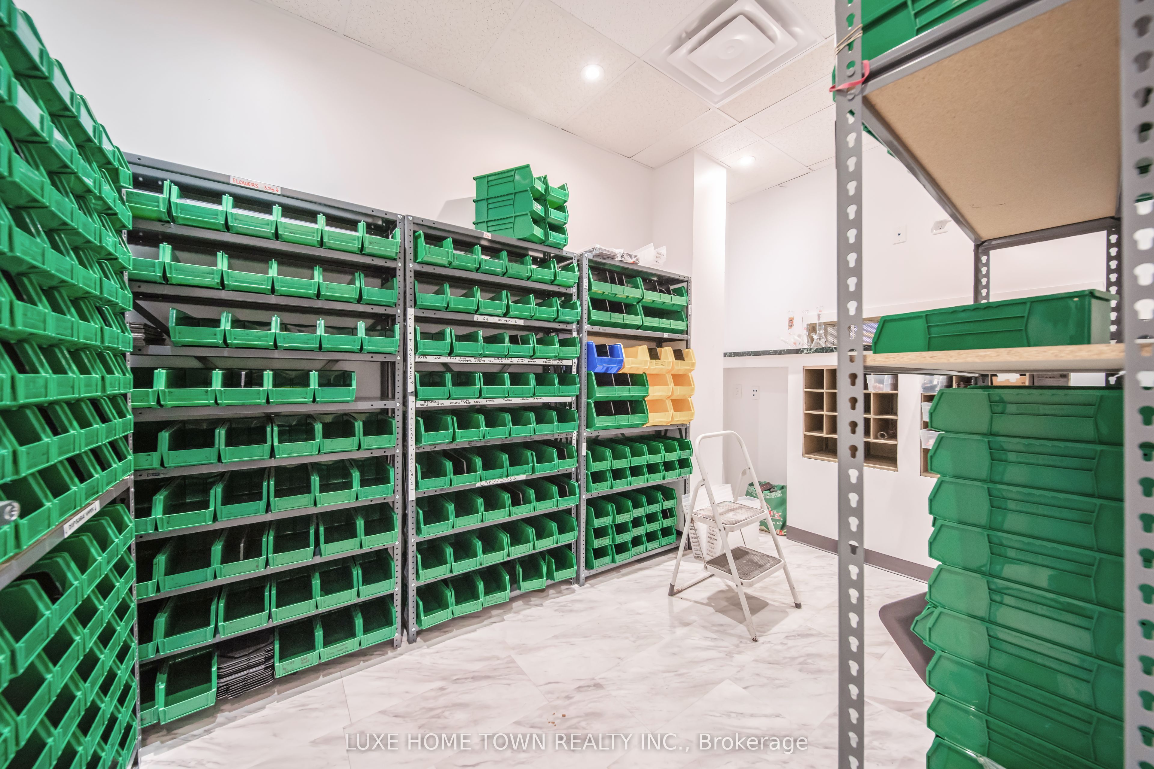 842 Dundas Street Property Photo 12