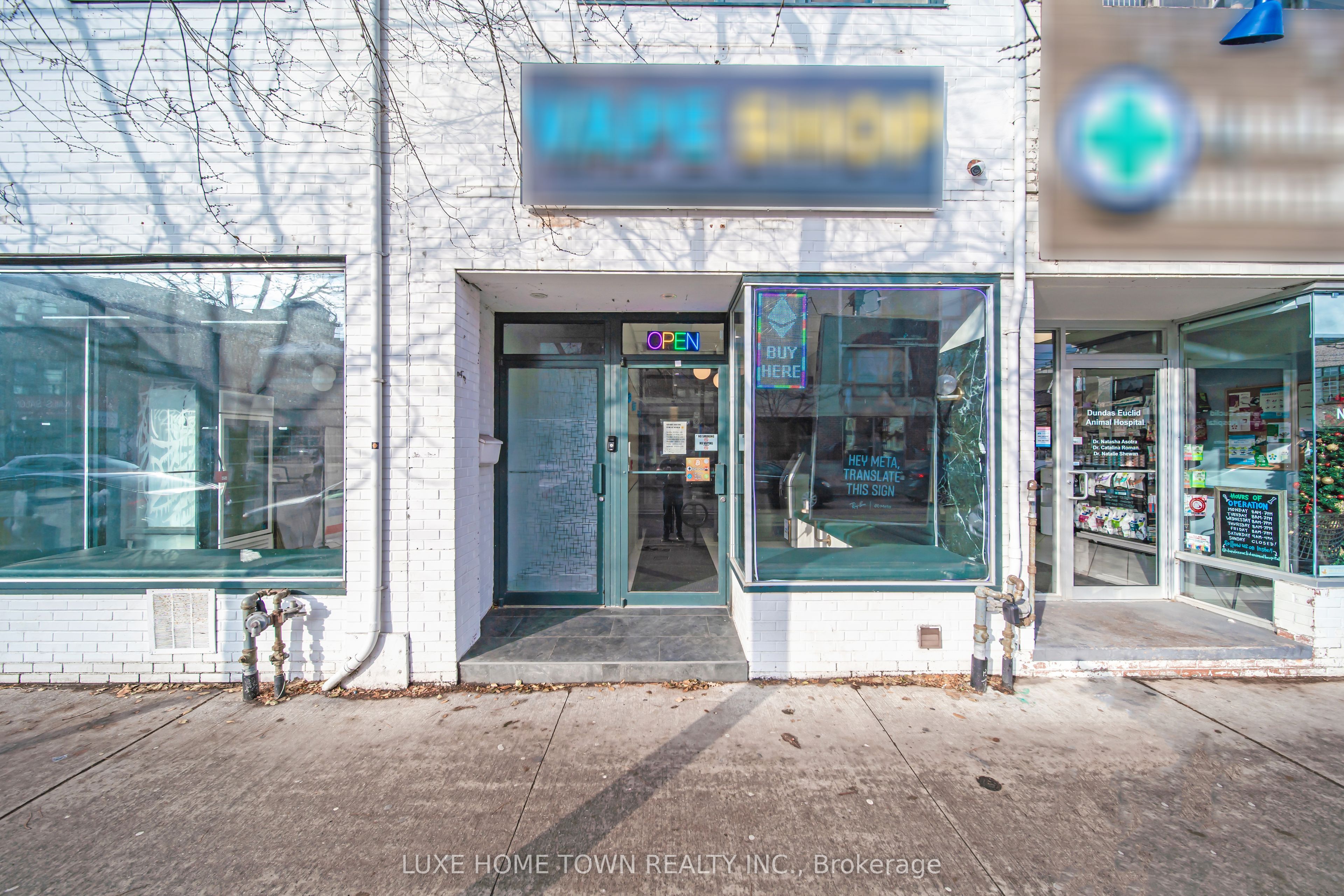 842 Dundas Street Property Photo 25