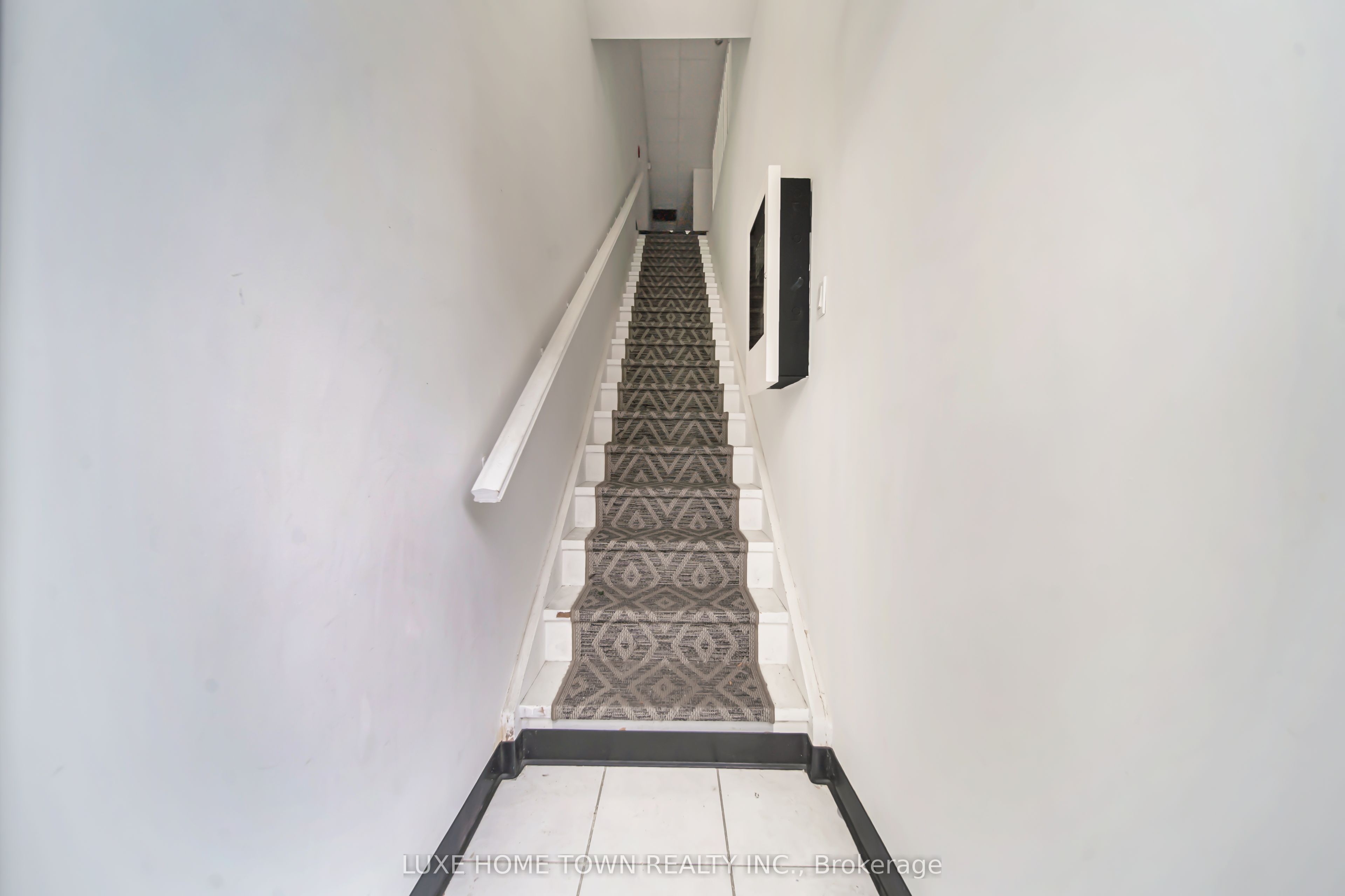 842 Dundas Street Property Photo 27