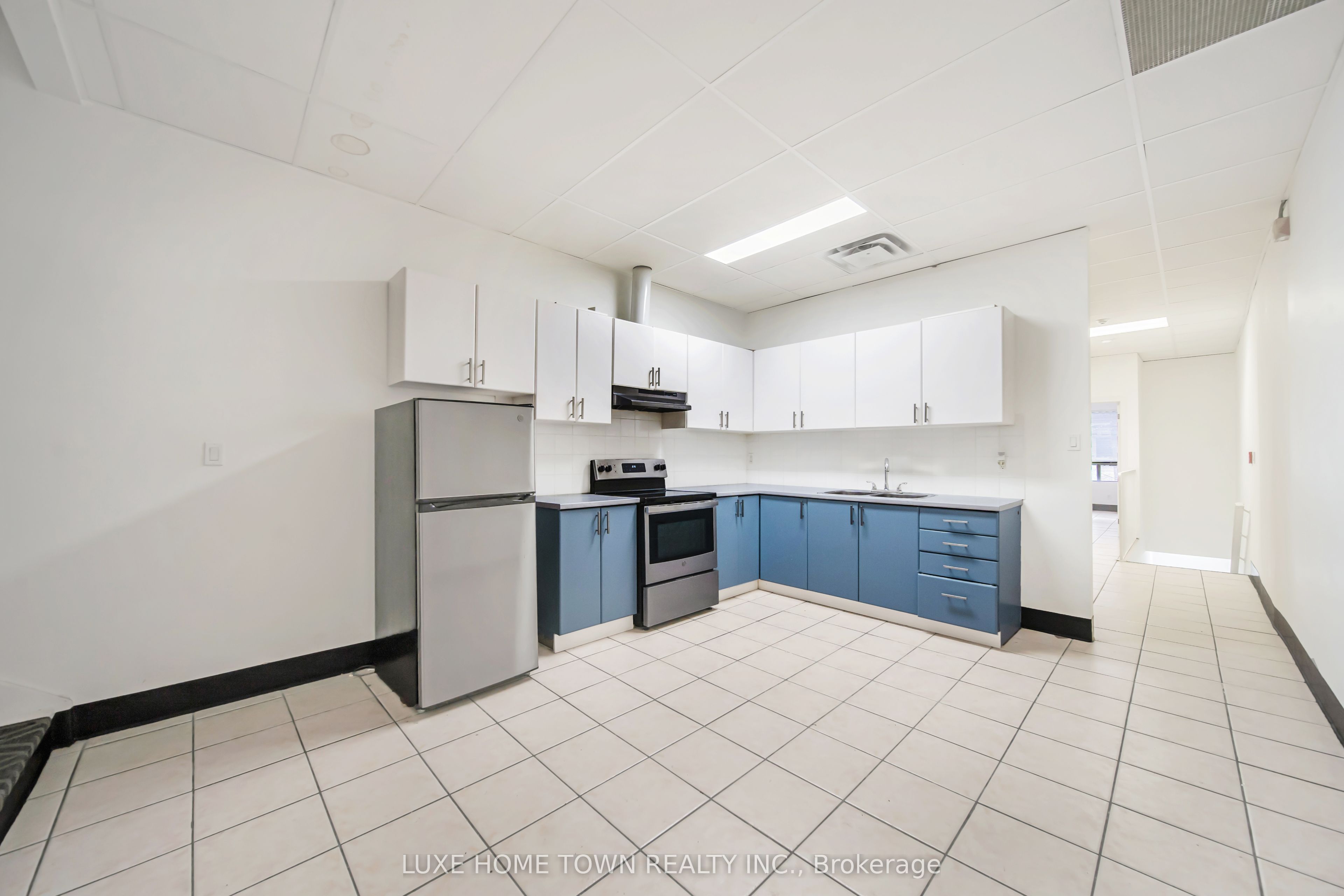 842 Dundas Street Property Photo 30