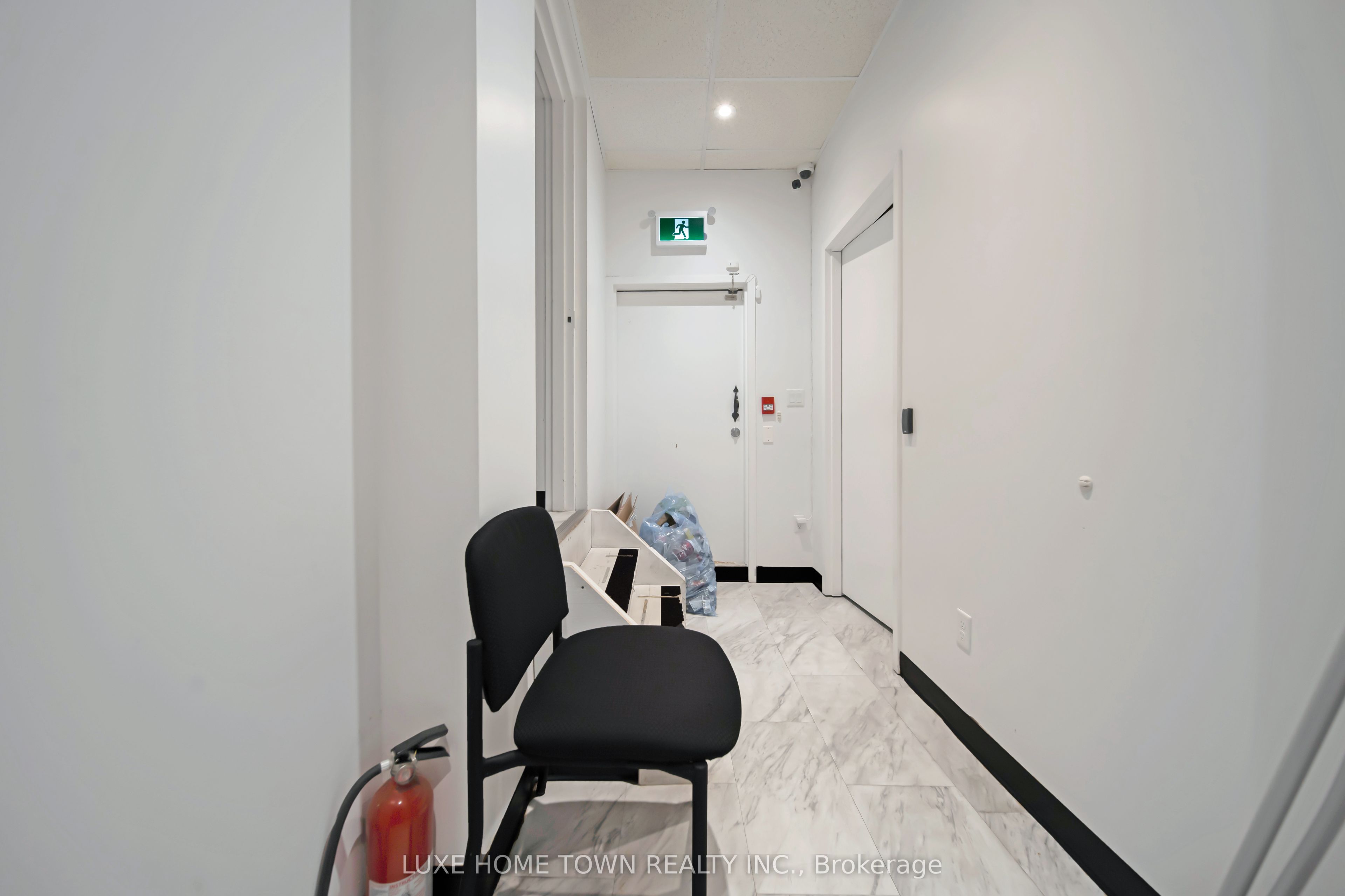 842 Dundas Street Property Photo 35