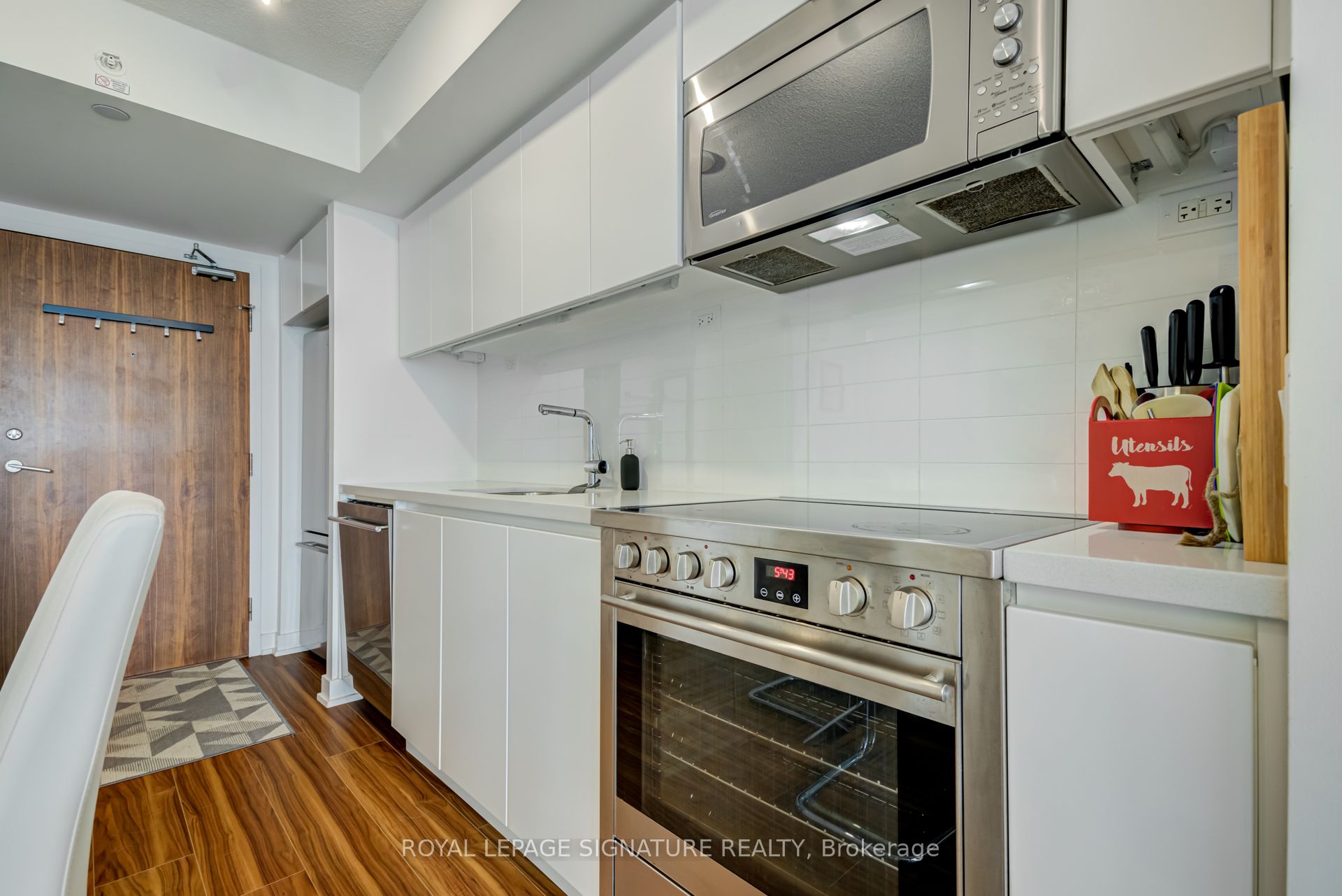 #1110 - 75 Queens Wharf Road Property Photo 5