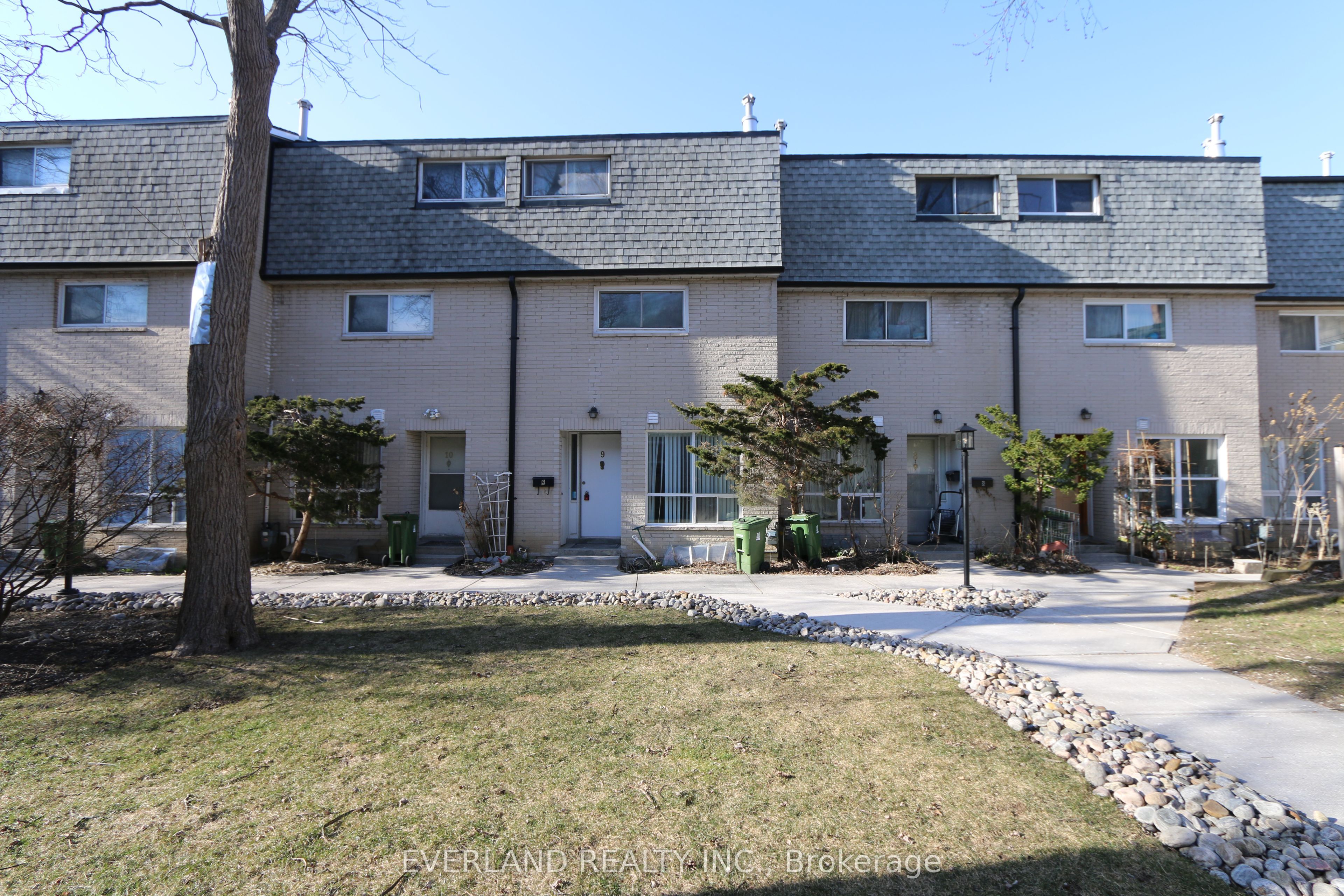 #9 - 8 Liszt Gate Property Photo