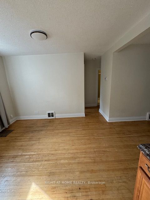 227 Sheppard Avenue W Property Photo 4