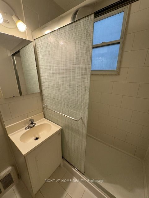227 Sheppard Avenue W Property Photo 9