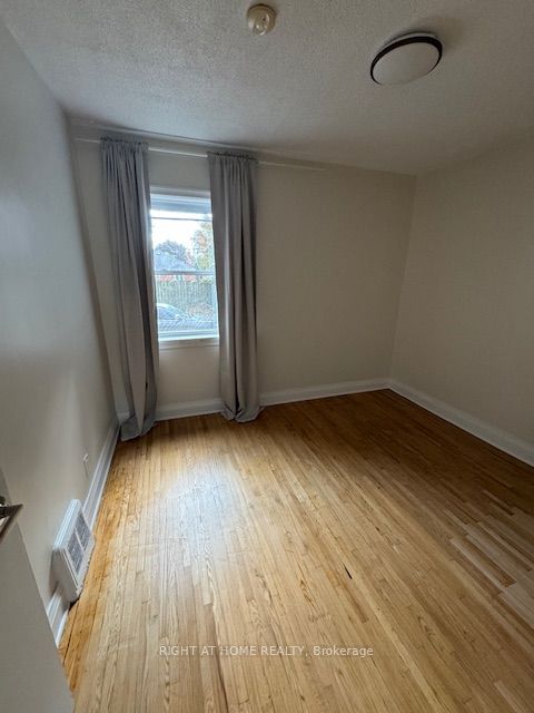 227 Sheppard Avenue W Property Photo 10