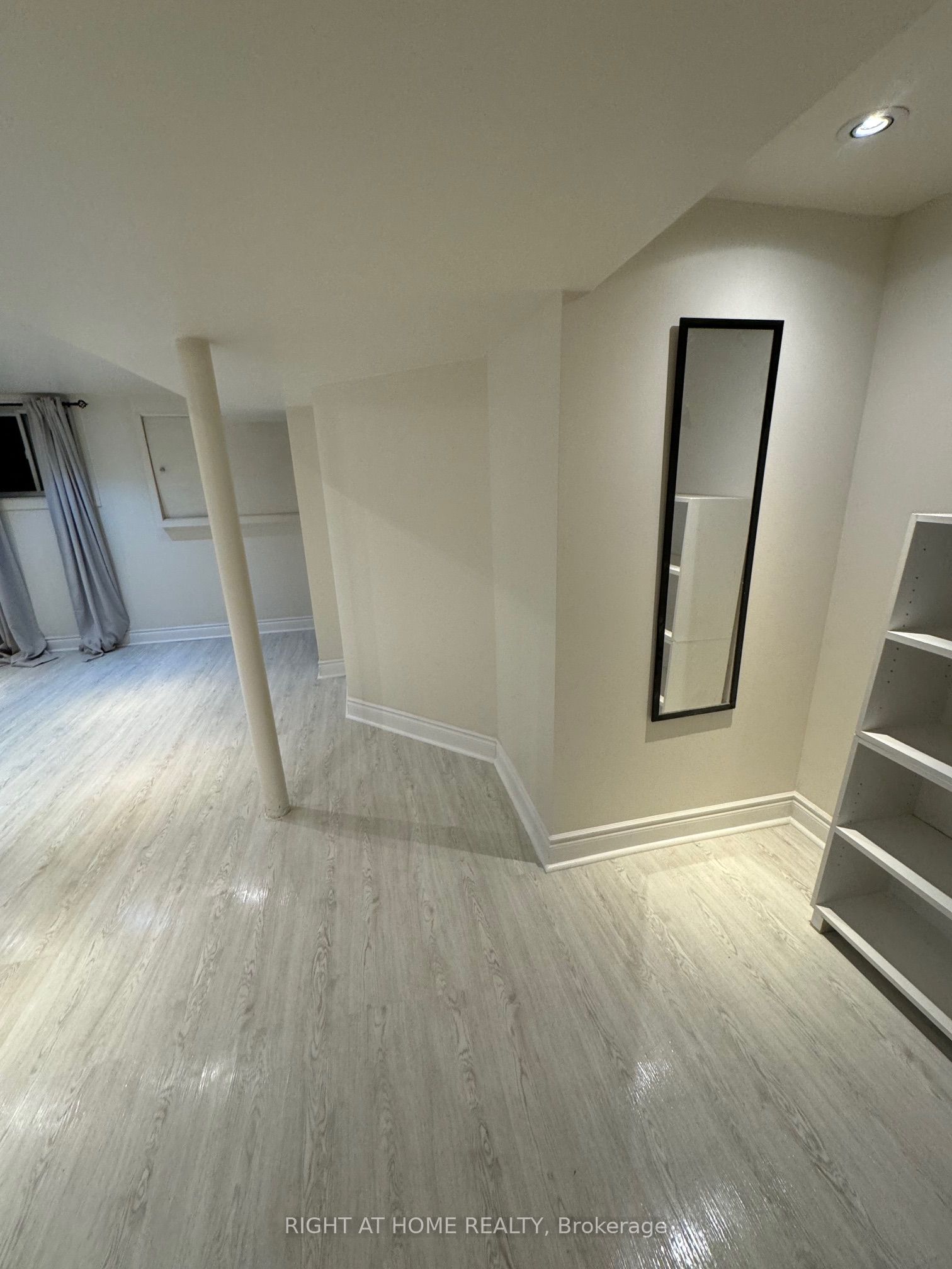 227 Sheppard Avenue W Property Photo 14