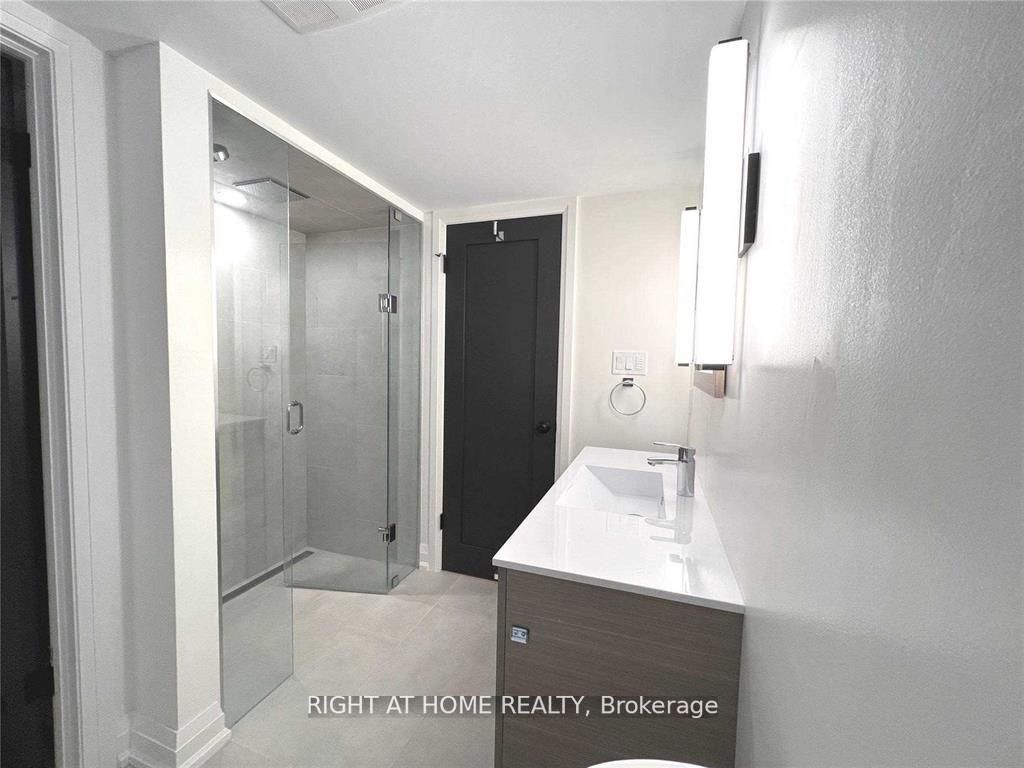 31 Oriole Parkway Bsmt Property Photo 10