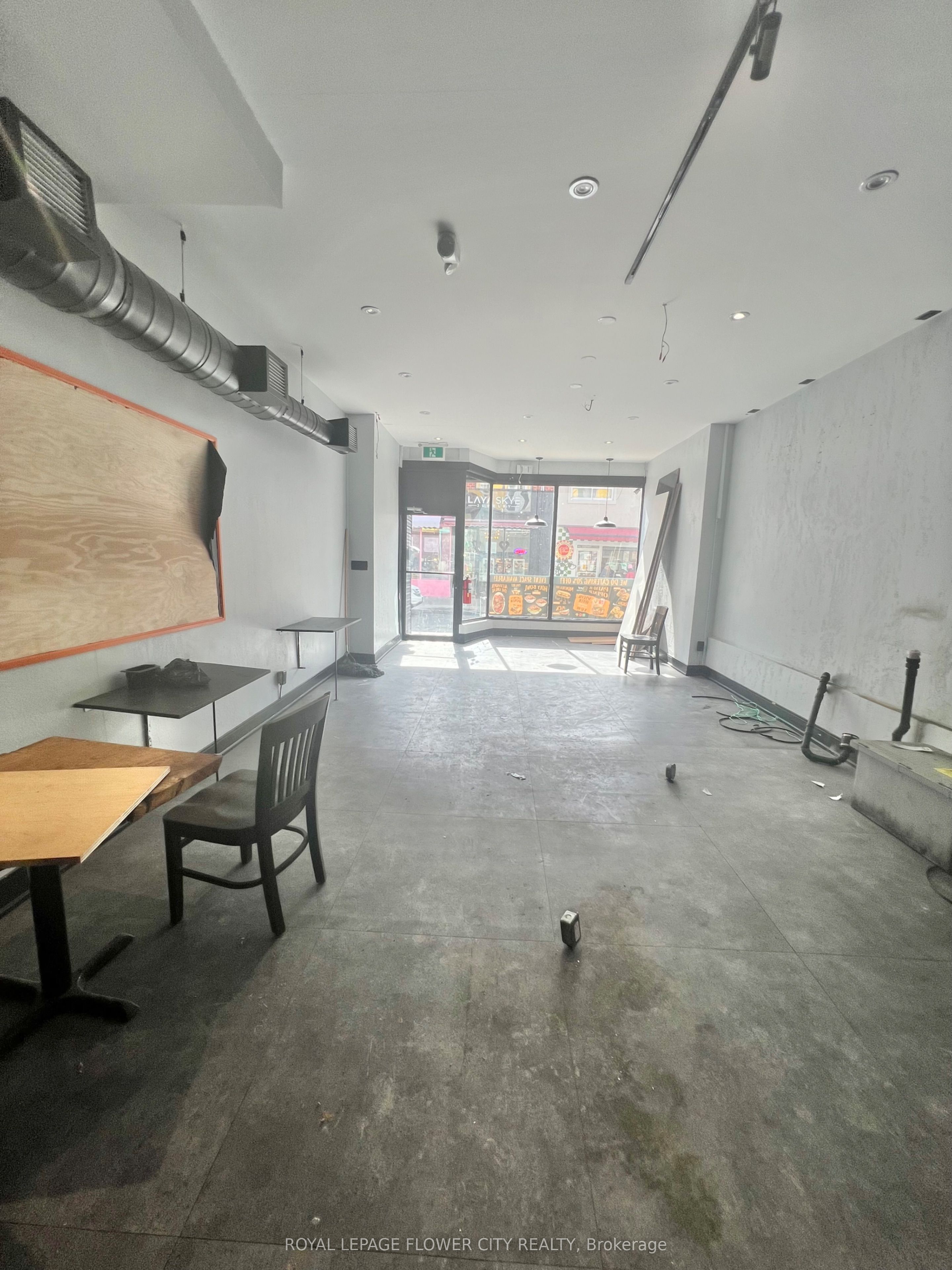 #main Floor - 180 Baldwin Street Property Photo 4