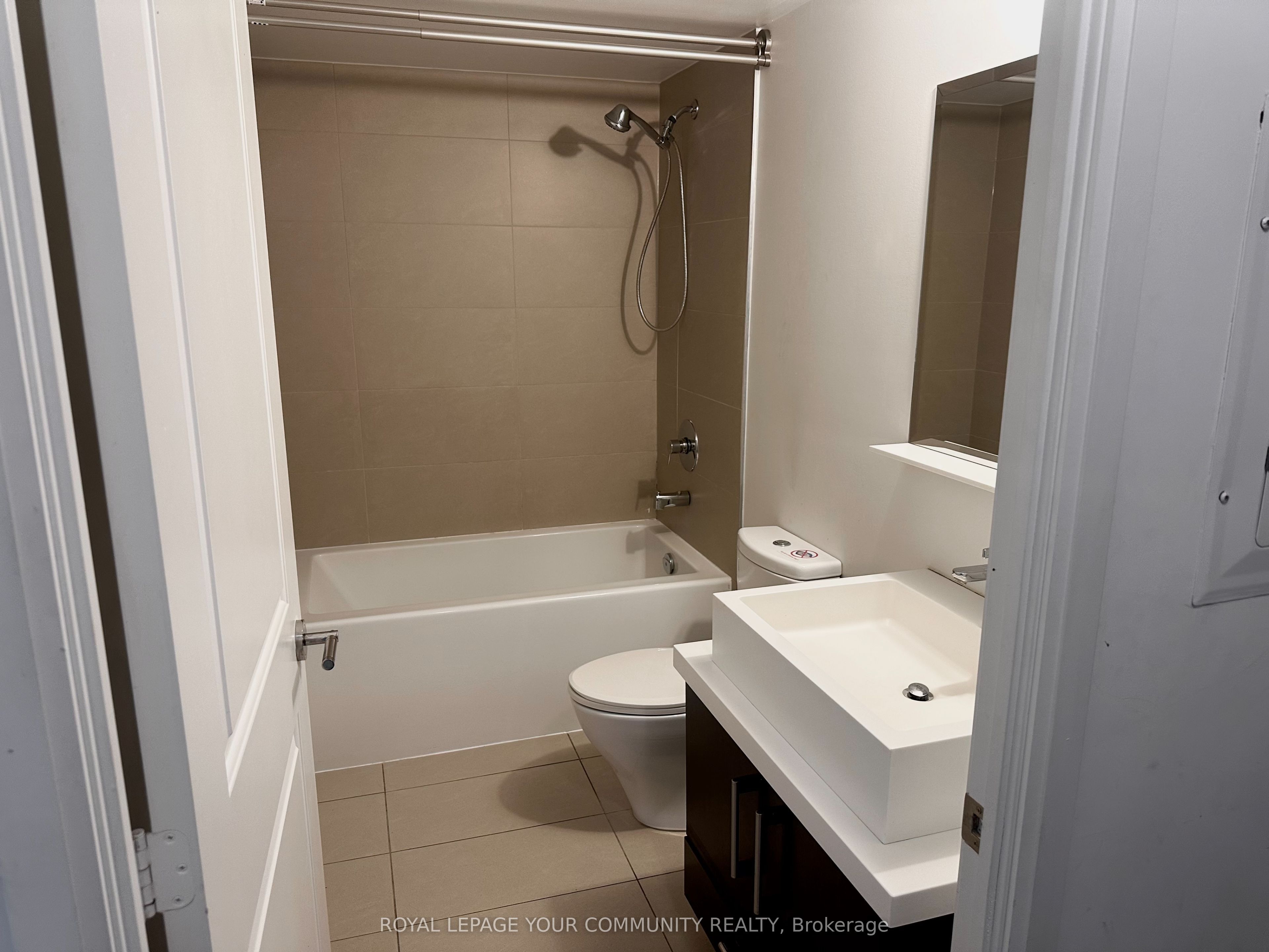 #1109 - 65 St. Mary Street Property Photo 6