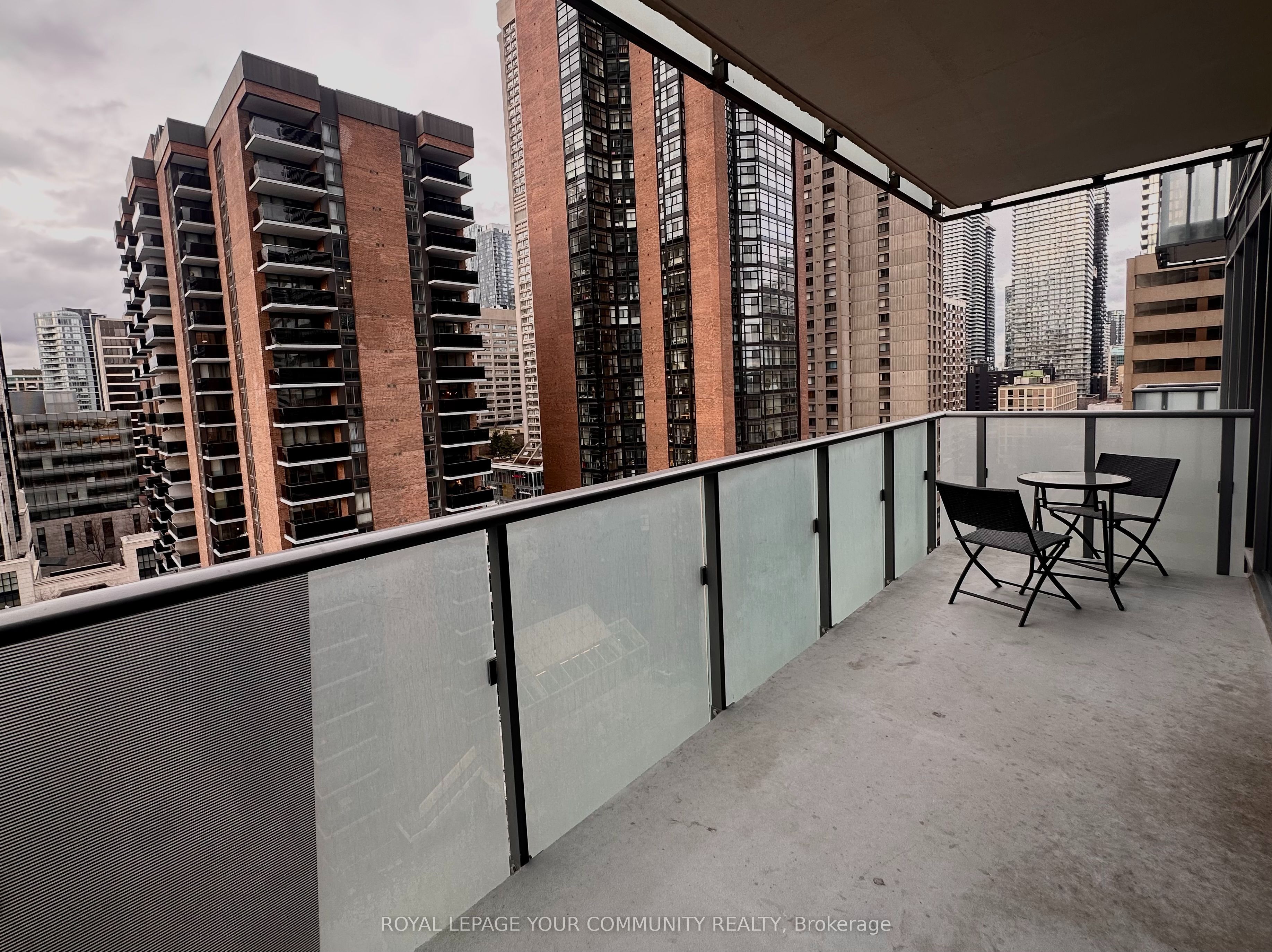 #1109 - 65 St. Mary Street Property Photo 15