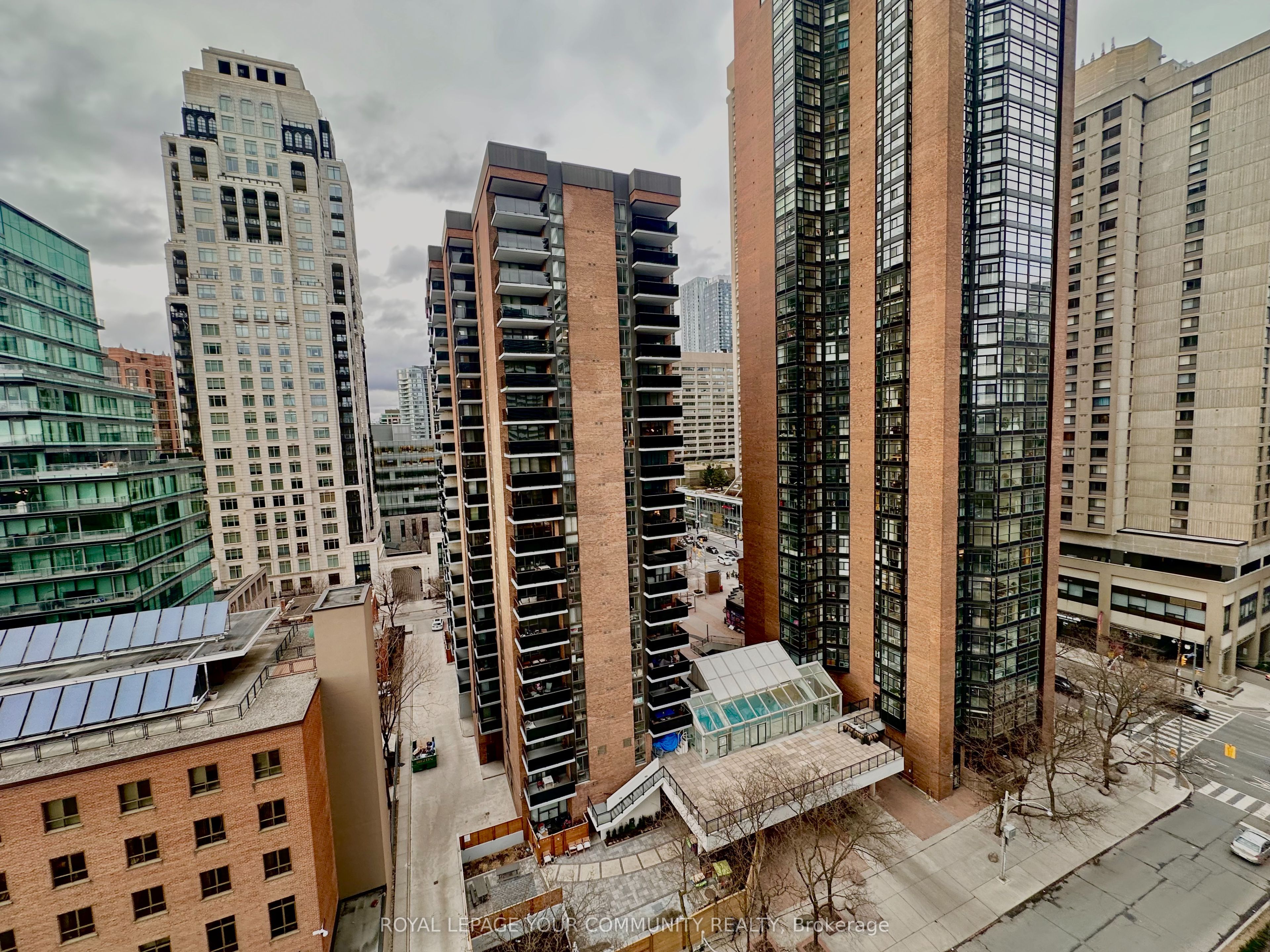 #1109 - 65 St. Mary Street Property Photo 17