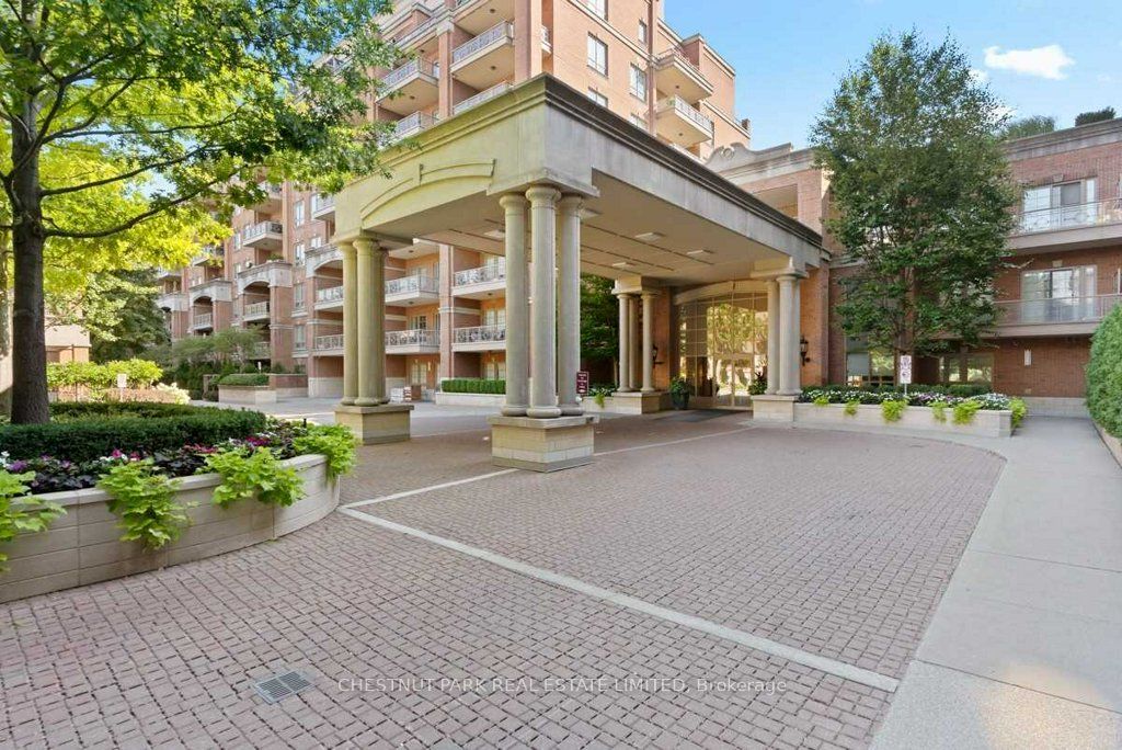 #424 - 21 Burkebrook Place Property Photo