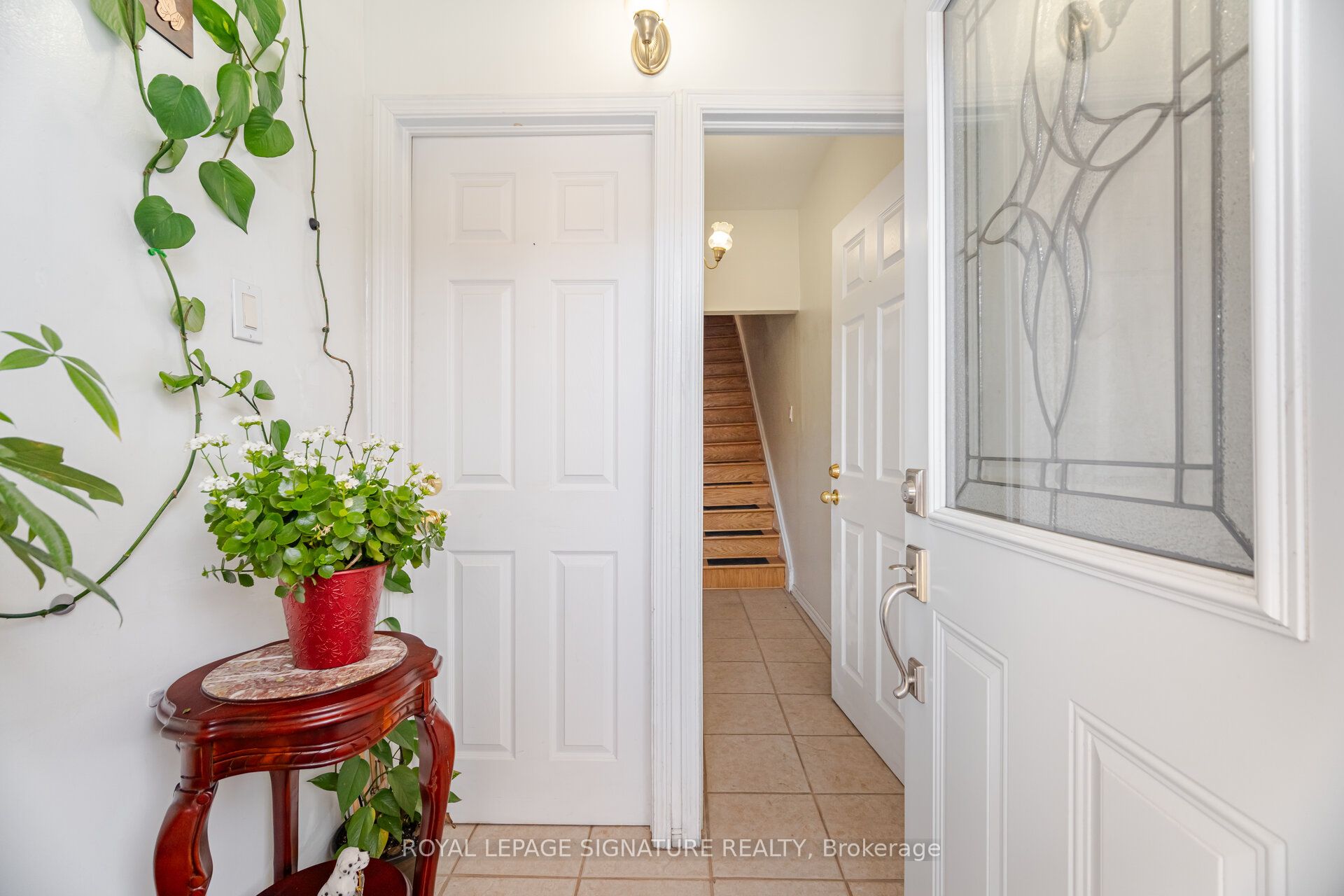 #upper - 105 Lisgar Street Property Photo 7