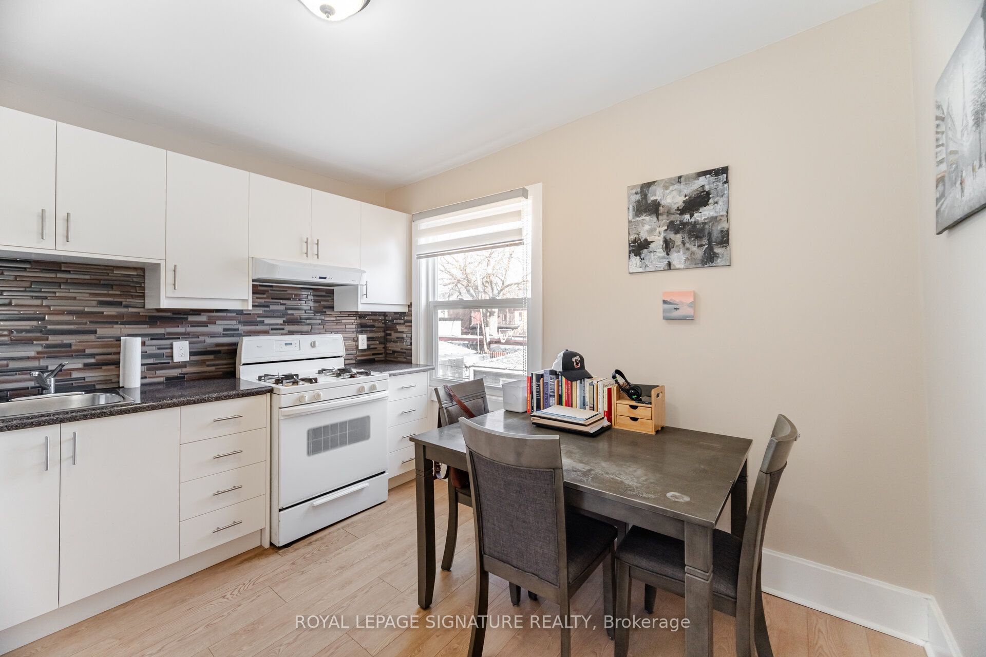 #upper - 105 Lisgar Street Property Photo 12