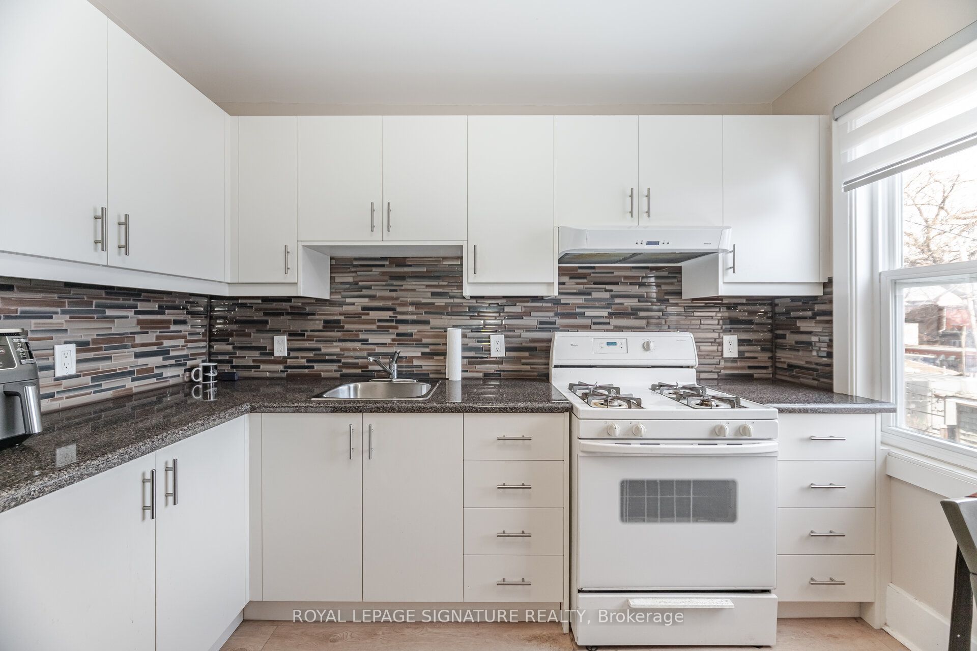 #upper - 105 Lisgar Street Property Photo 13