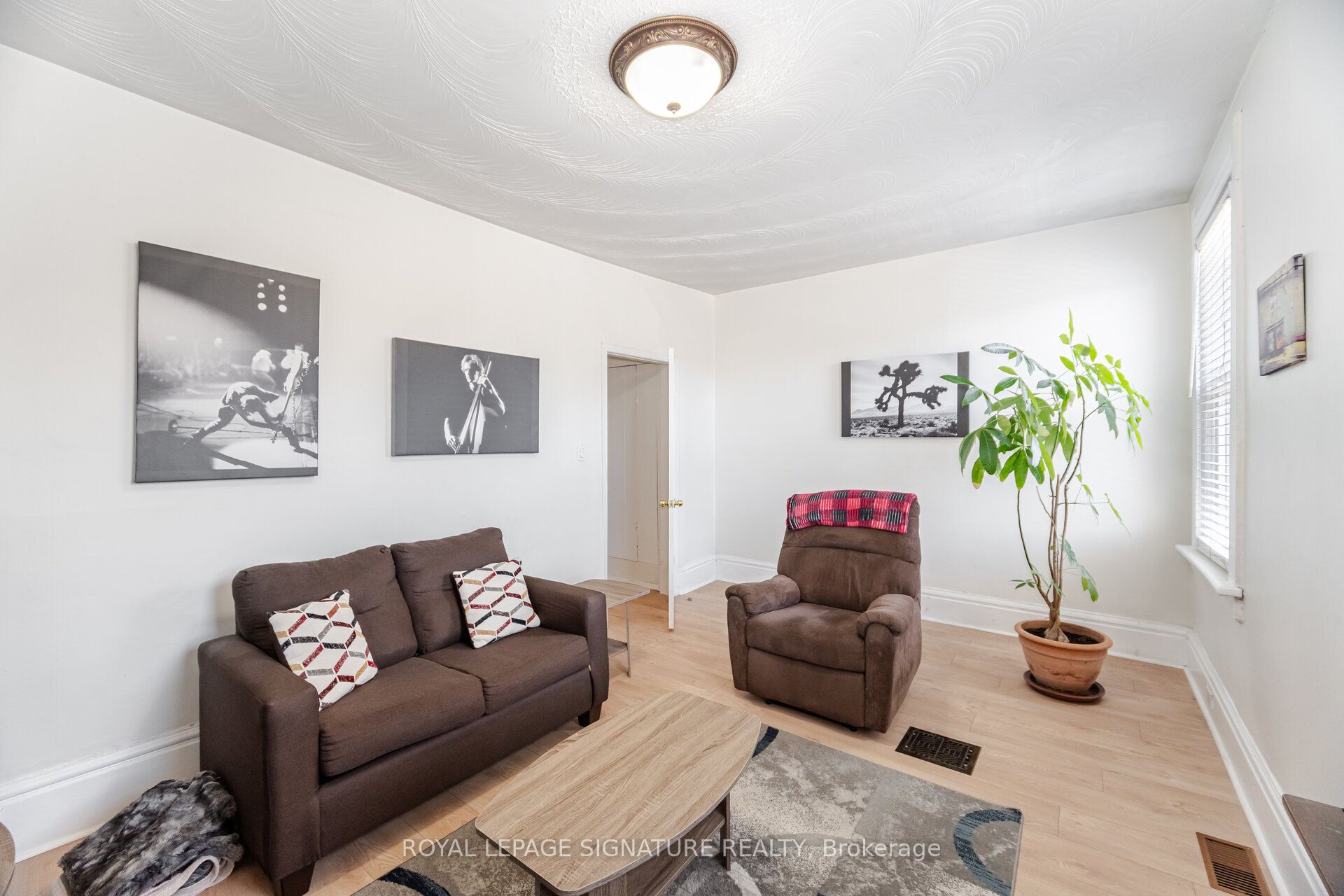 #upper - 105 Lisgar Street Property Photo 19