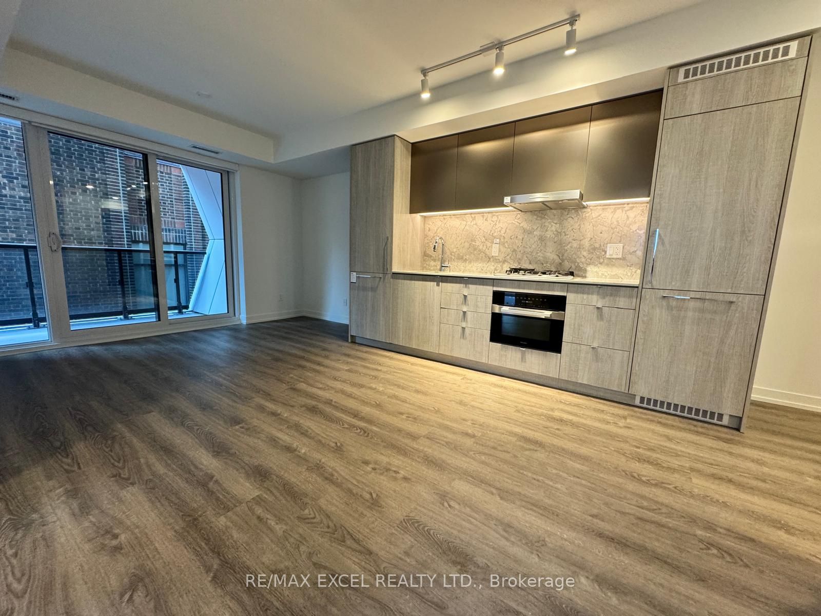 #808 - 771 Yonge Street Property Photo 1