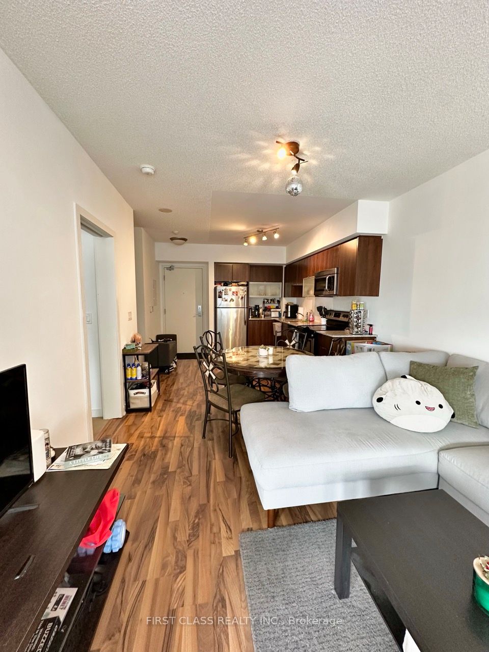 59 East Liberty Street 1702 Property Photo 6