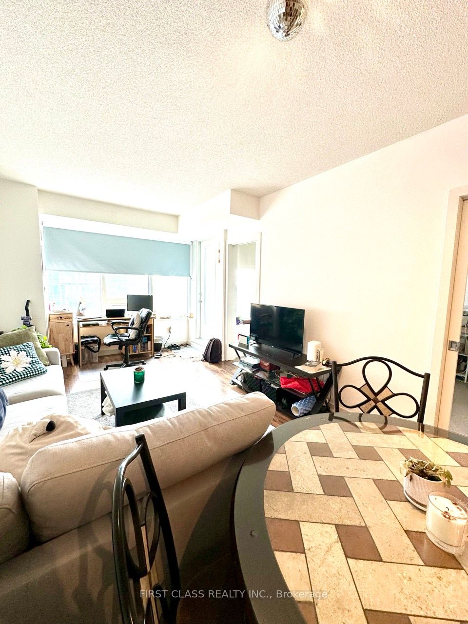 59 East Liberty Street 1702 Property Photo 7