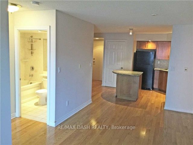 #802 - 270 Wellington Street Property Photo 1