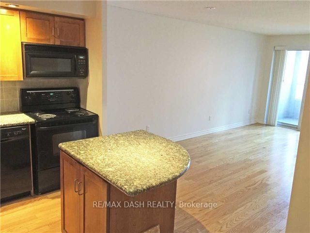 #802 - 270 Wellington Street Property Photo 3