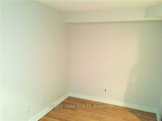 #802 - 270 Wellington Street Property Photo 8