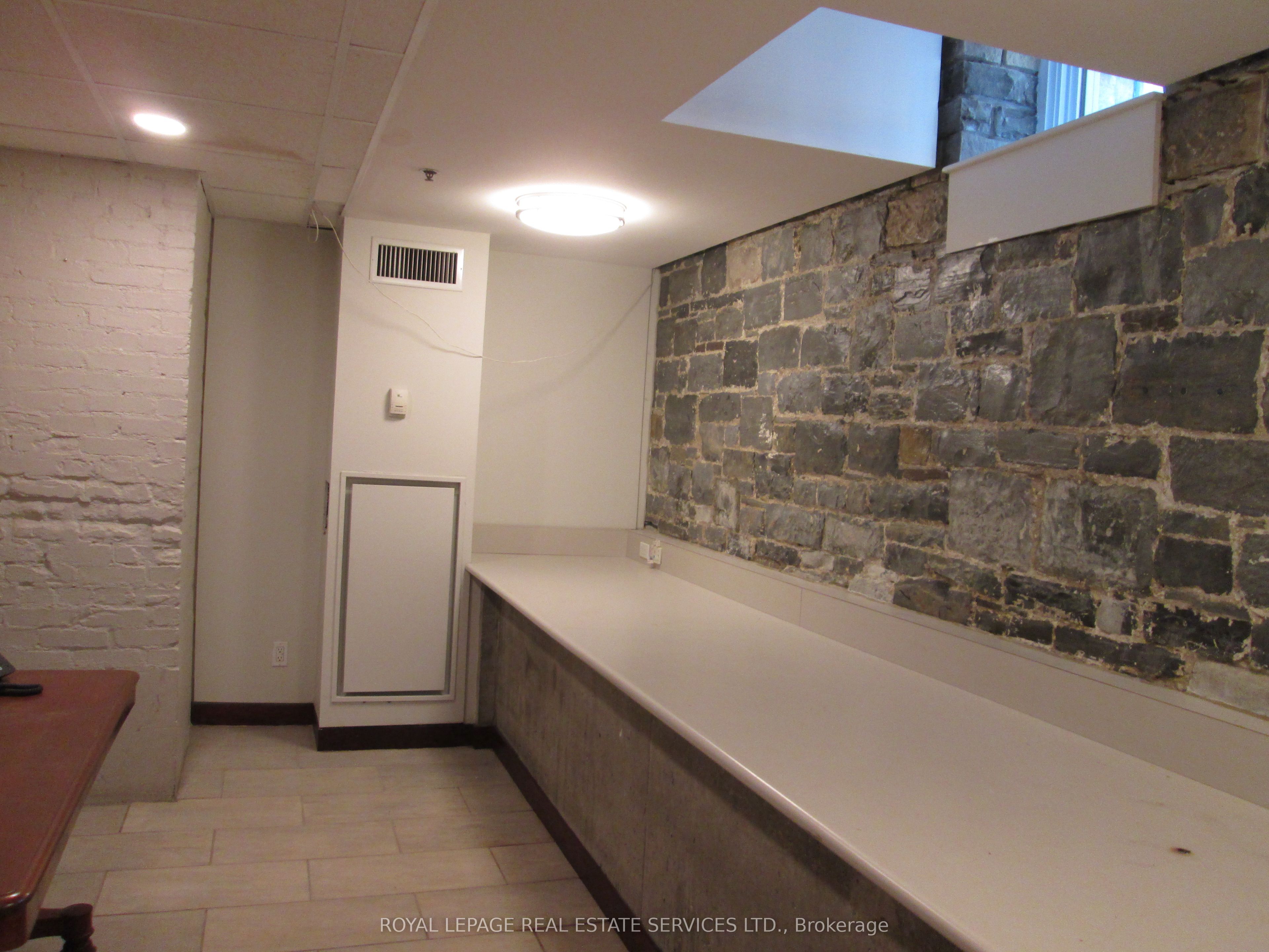 56 Queen Street Property Photo 9