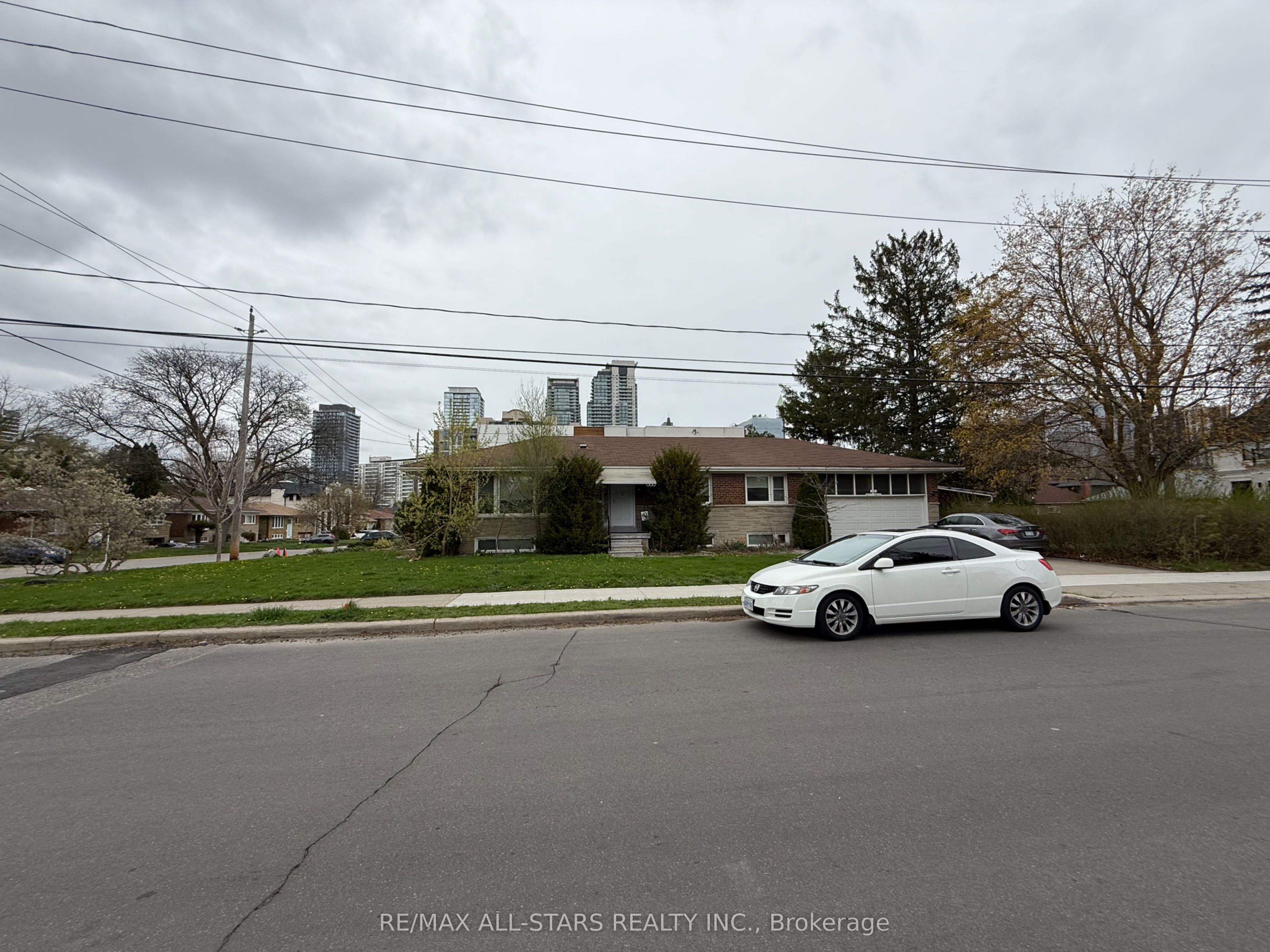 105 Betty Ann Drive Property Photo 1