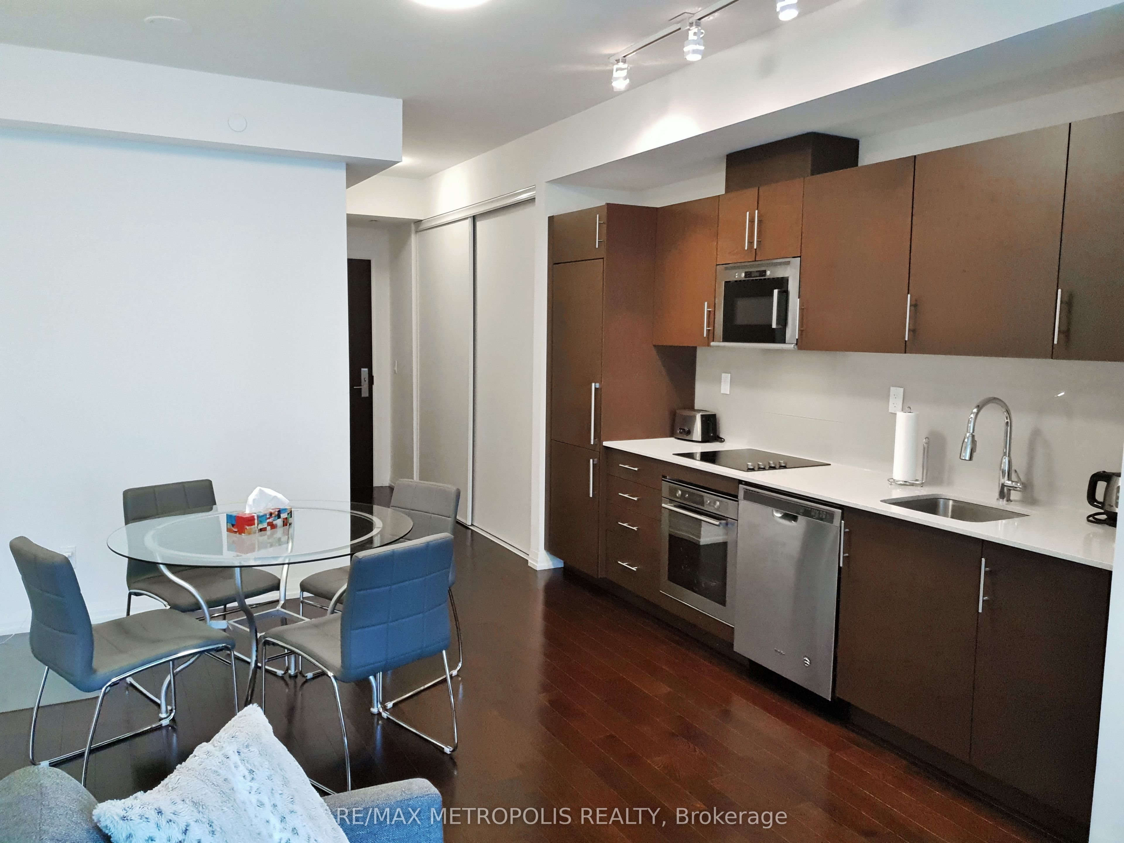 460 Adelaide Street E 2117 Property Photo 8