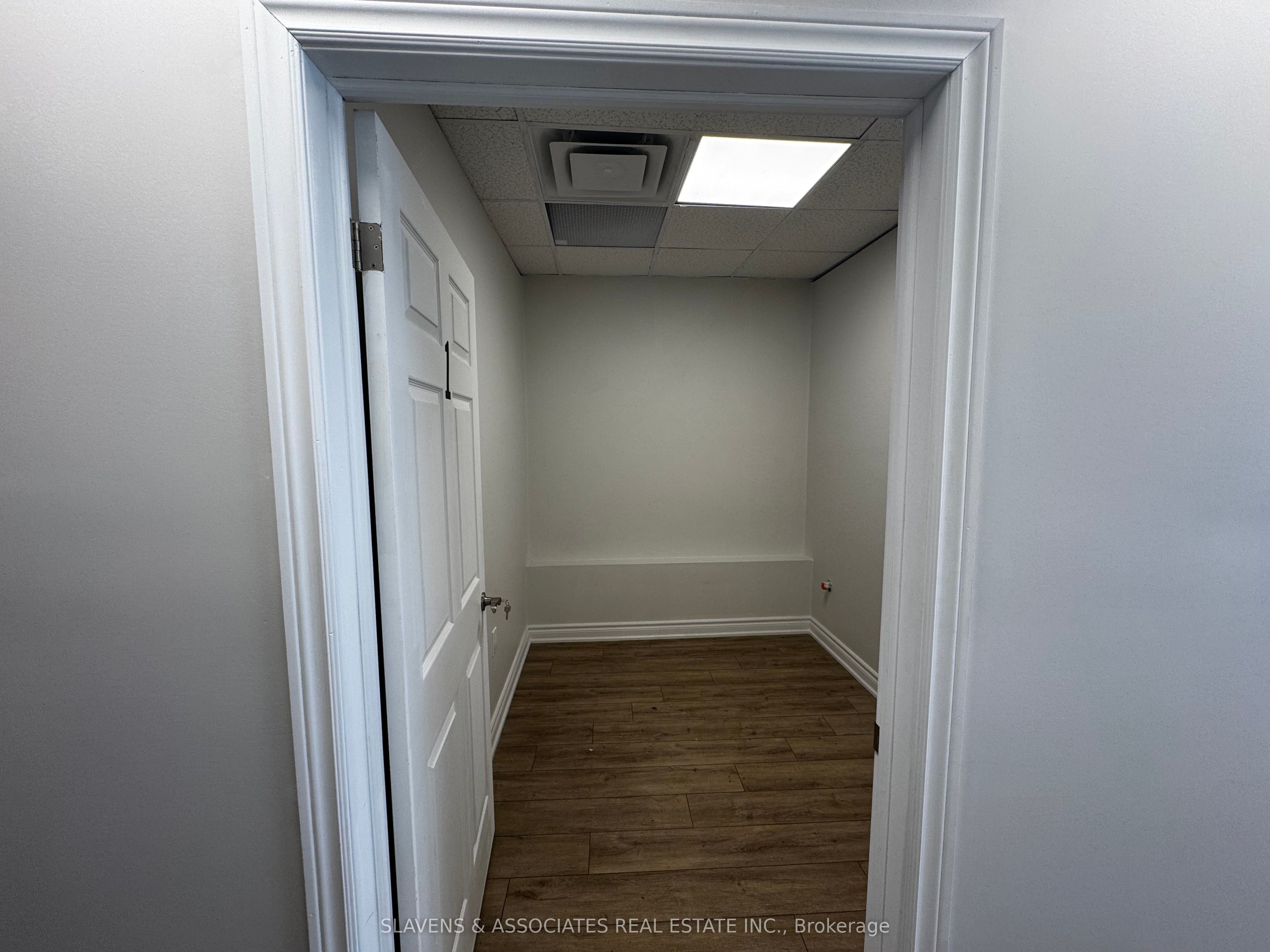1104 Eglinton Avenue Property Photo 8