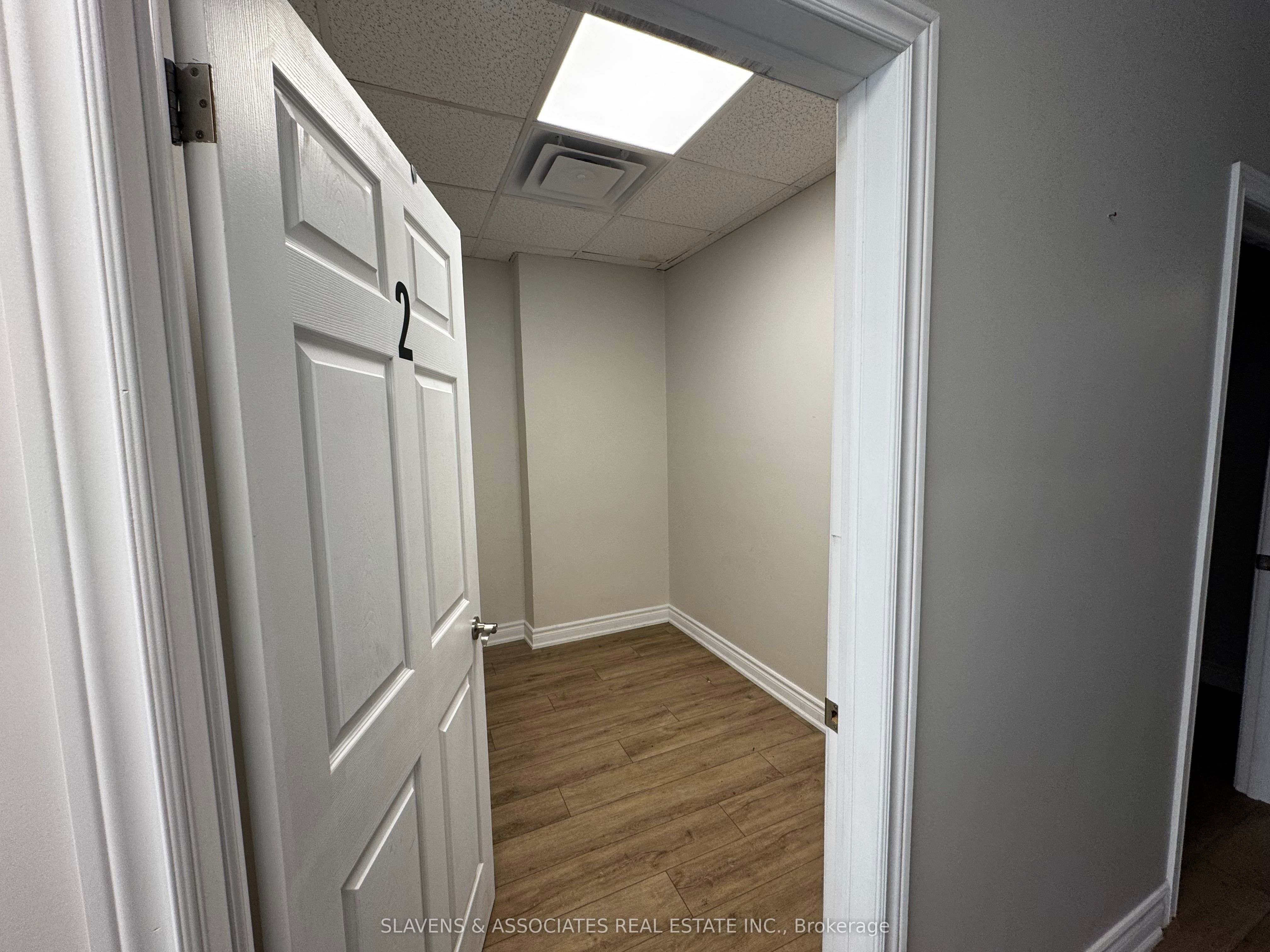 1104 Eglinton Avenue Property Photo 9