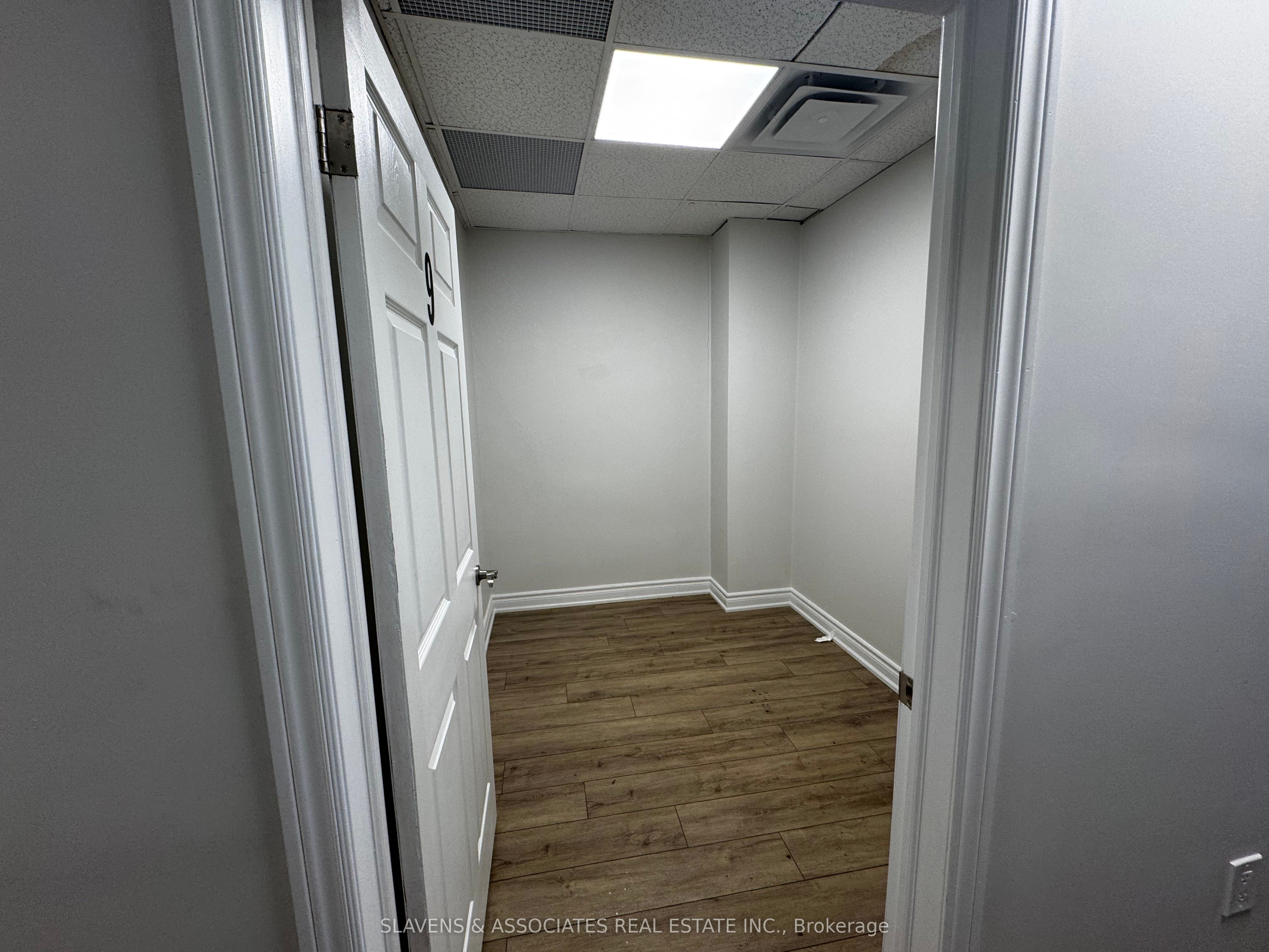 1104 Eglinton Avenue Property Photo 10
