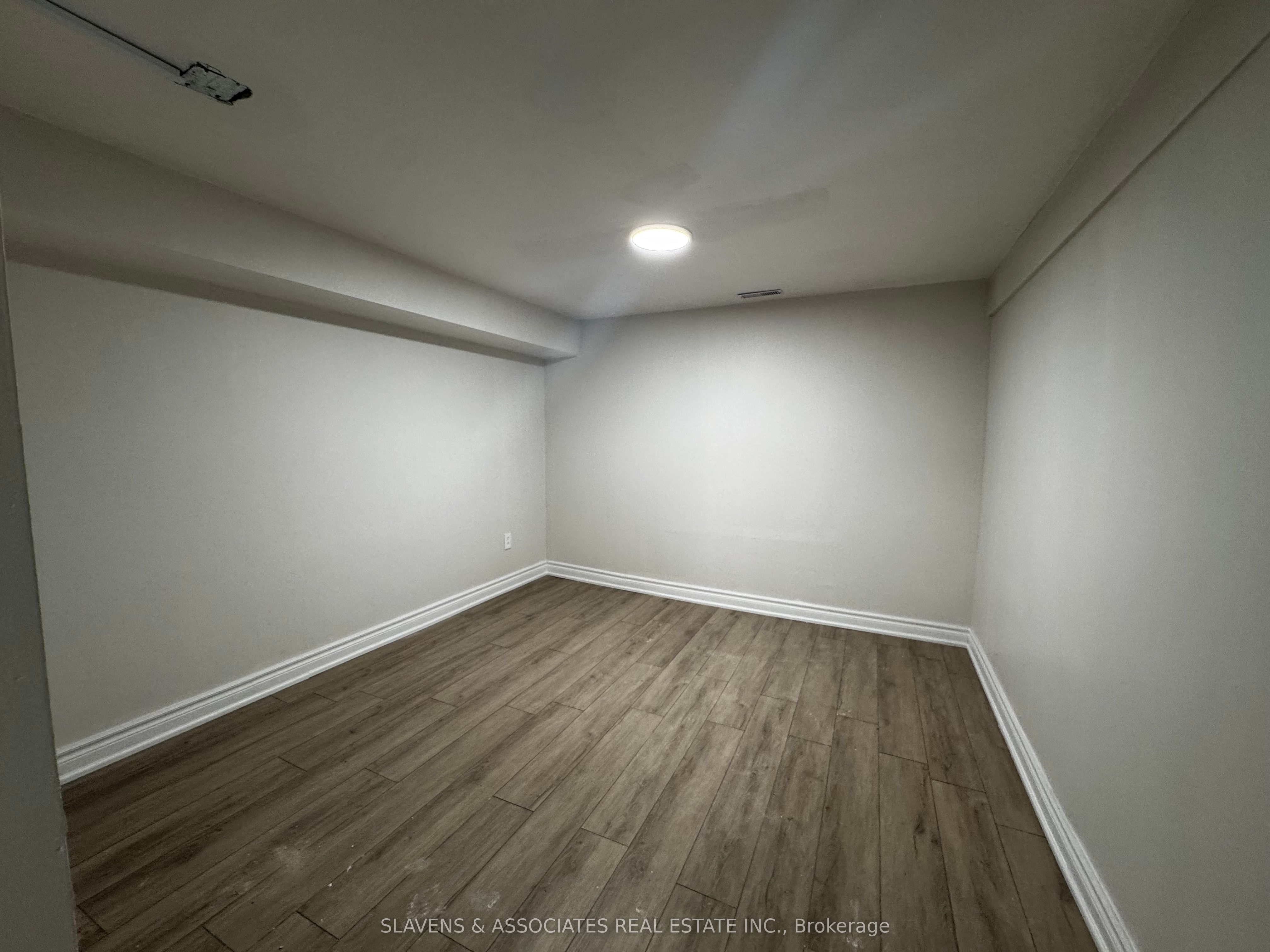 1104 Eglinton Avenue Property Photo 11